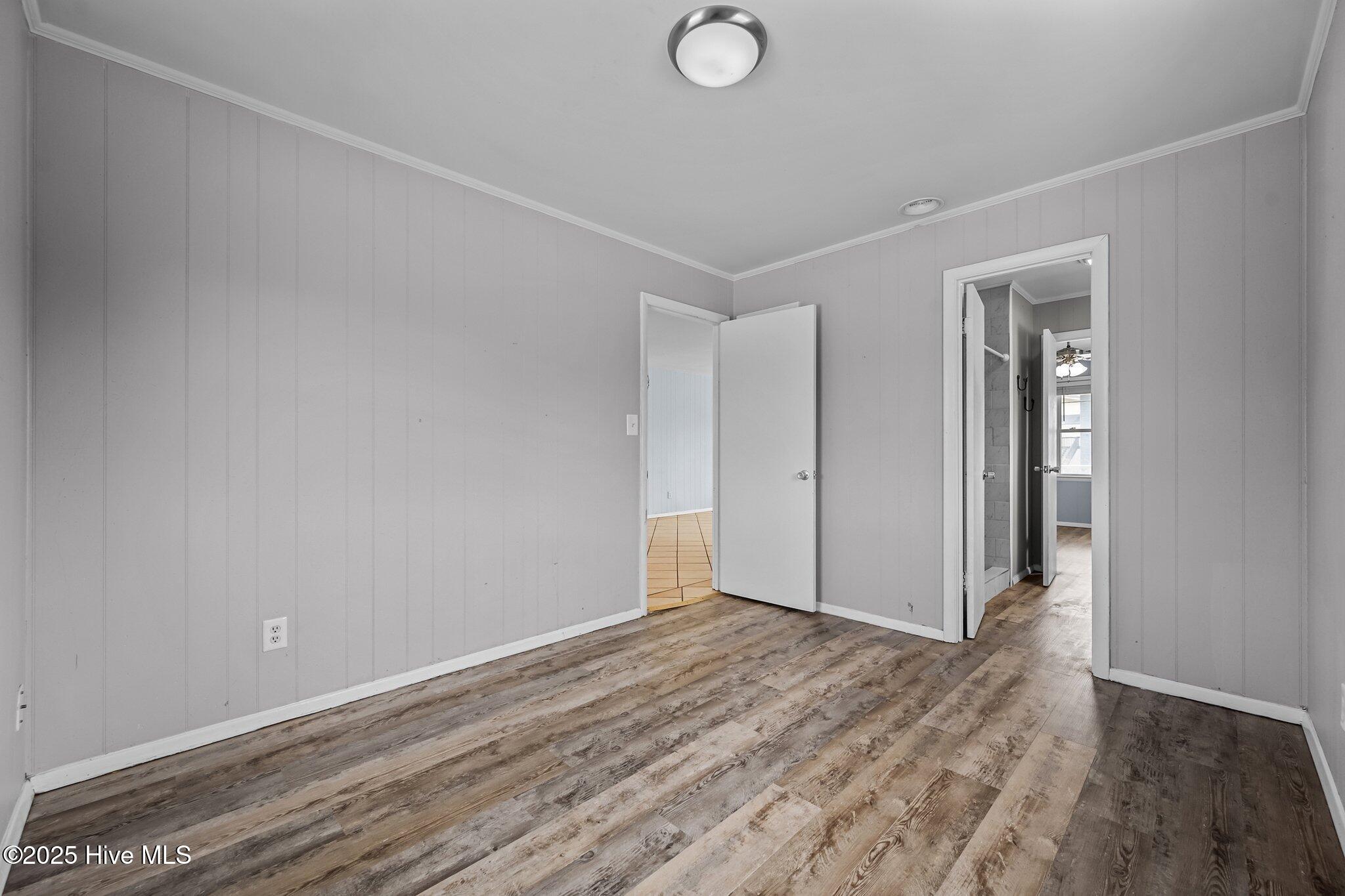 100555886 | Photo 23