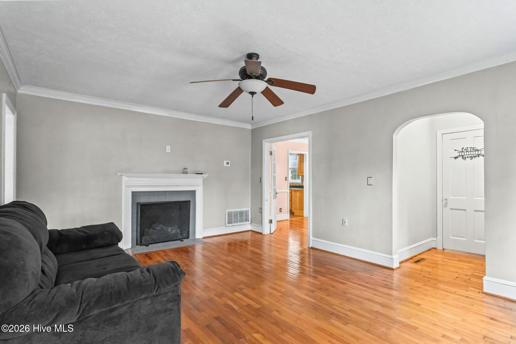 100549588 | Photo 13