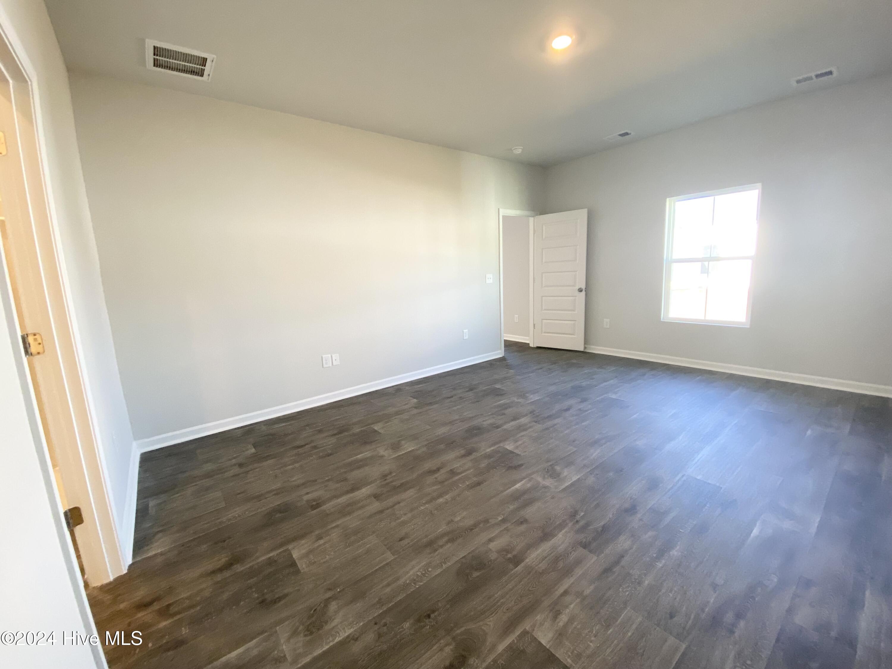 100552468 | Photo 12