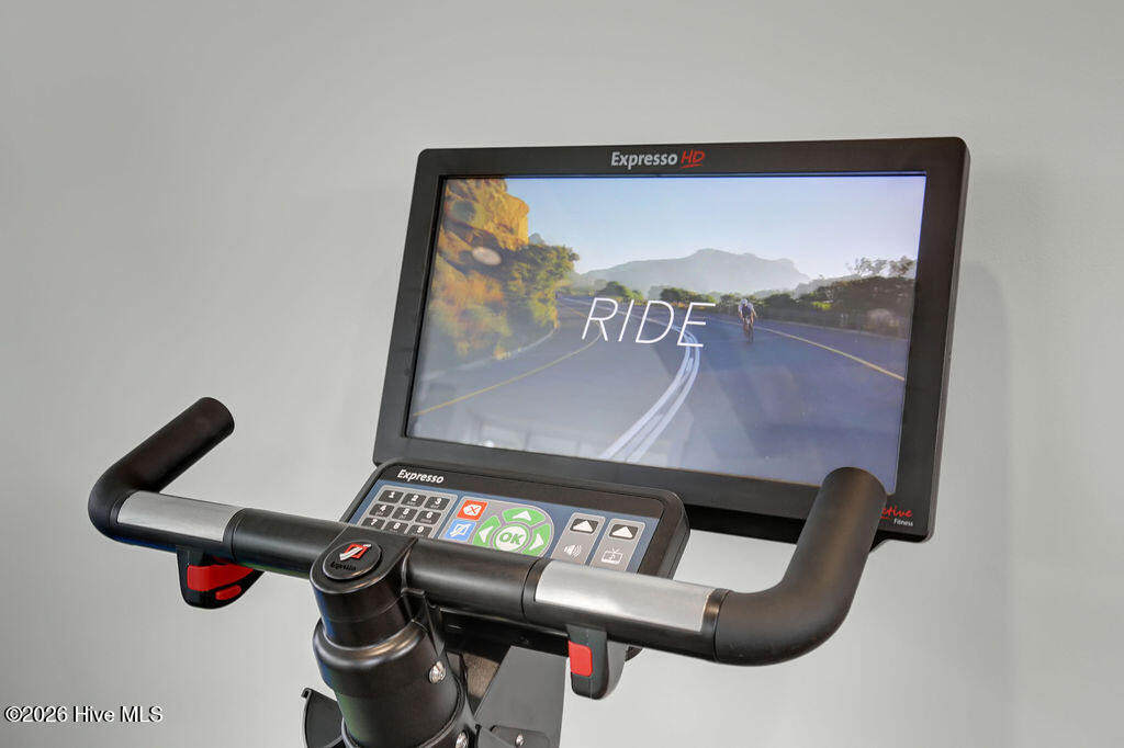 100565235 | Photo 123