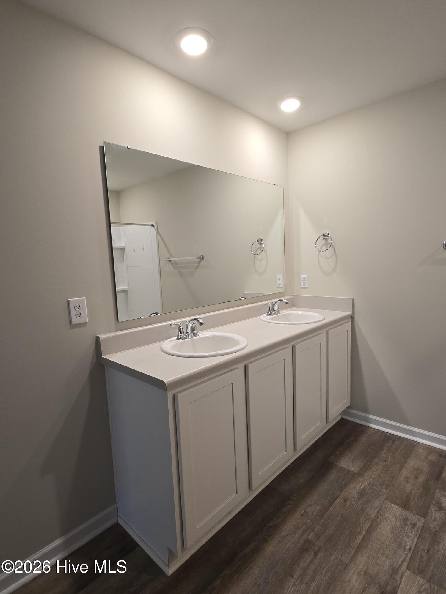 100542934 | Photo 10