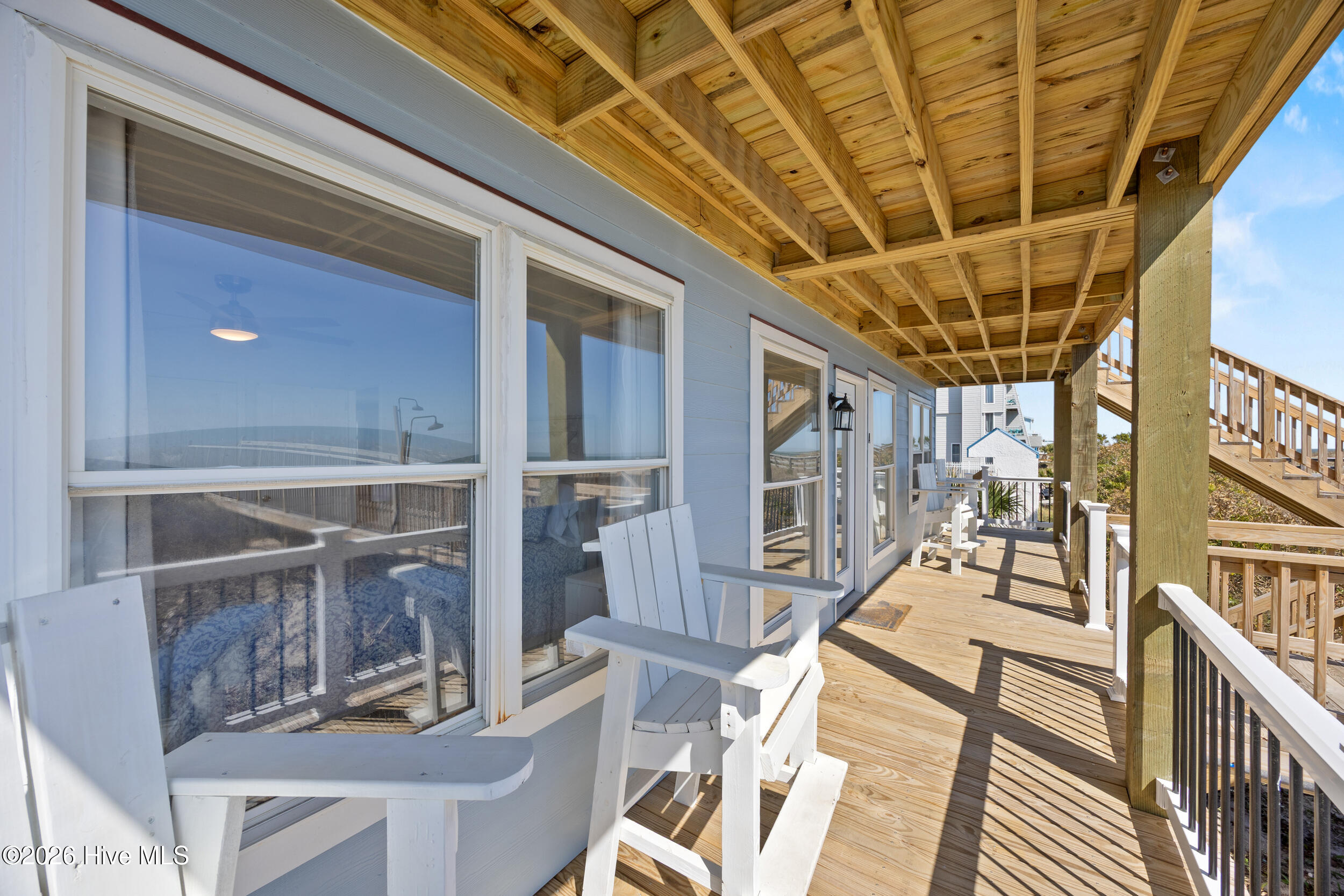 100561648 | Photo 10