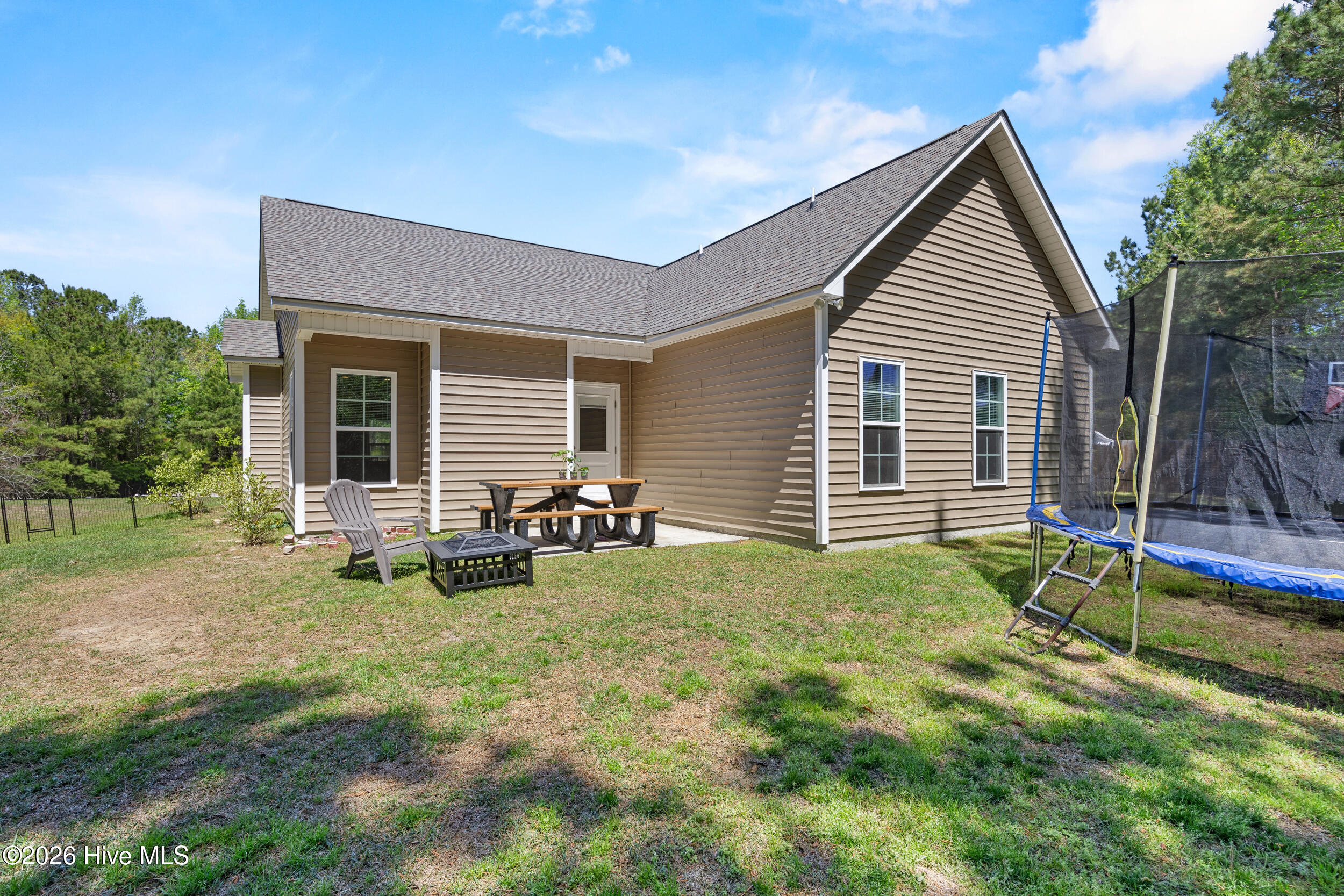 100566658 | Photo 34