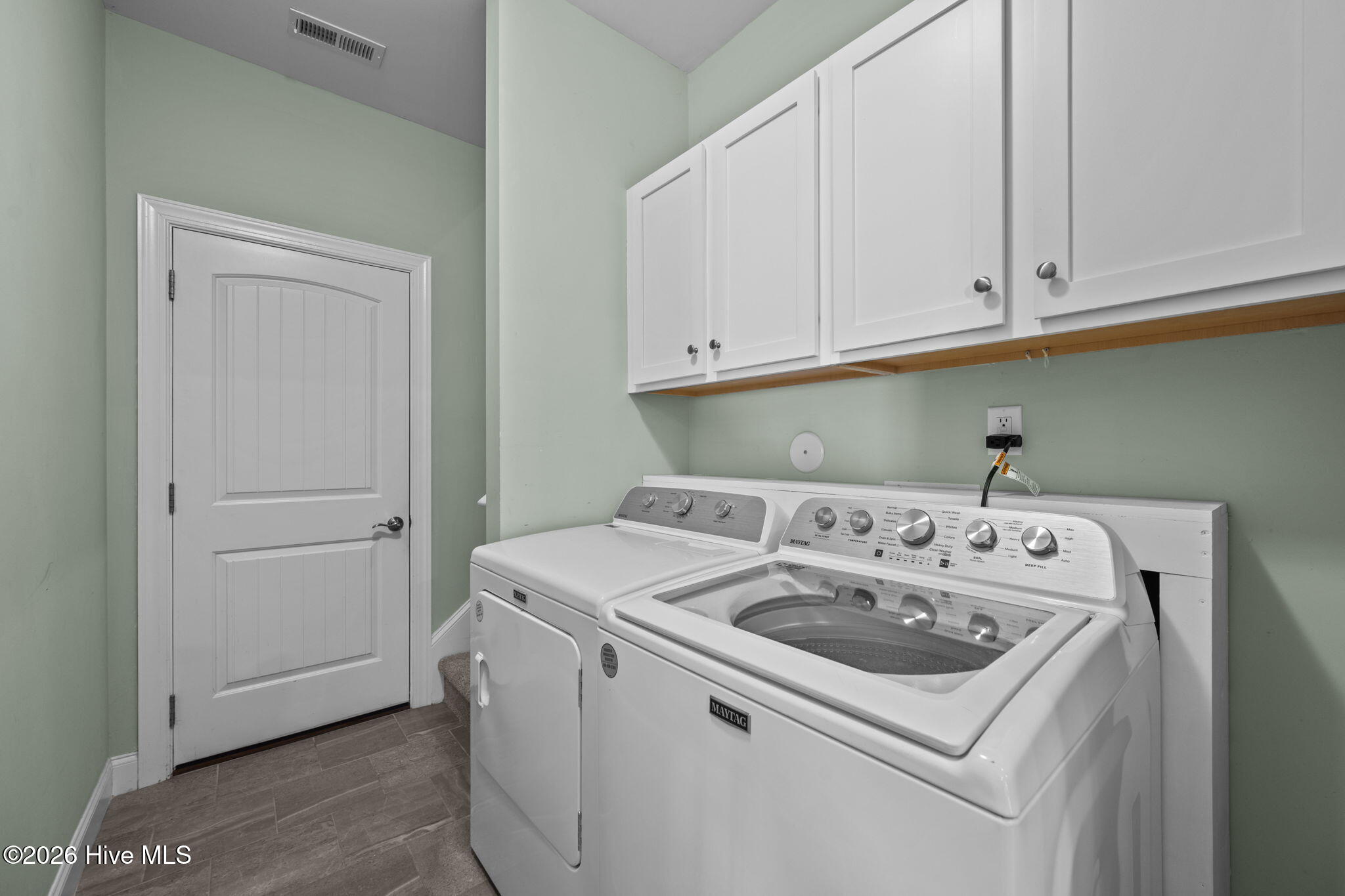 100557618 | Photo 48