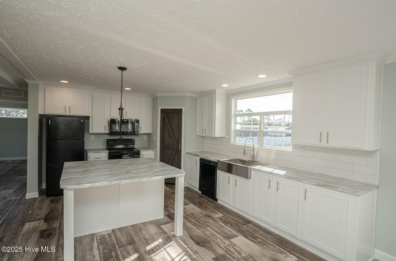 100487552 | Photo 40