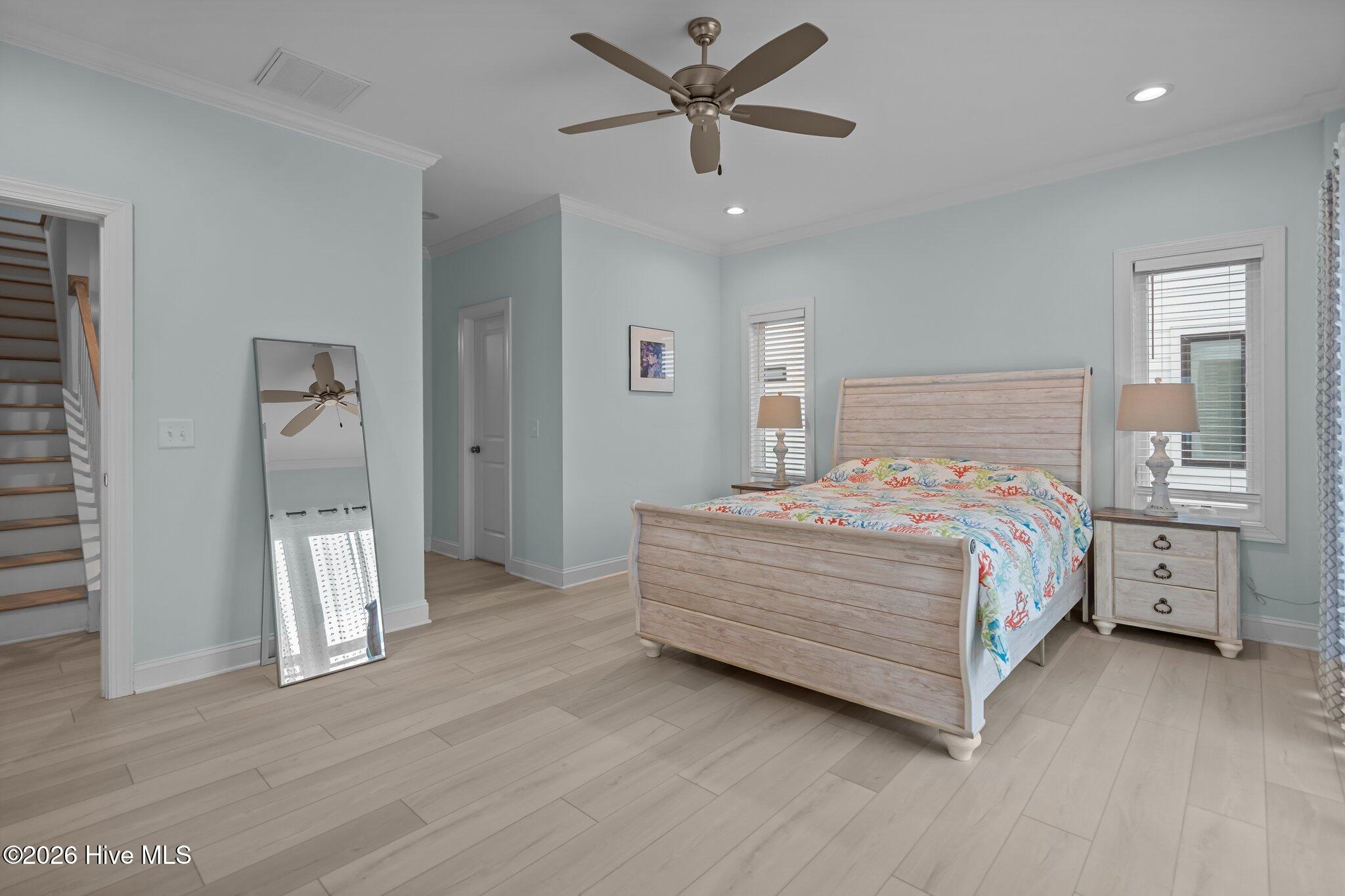 100554587 | Photo 18