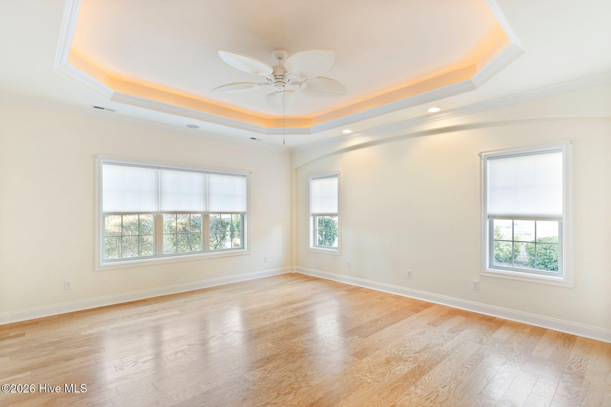 100559645 | Photo 23