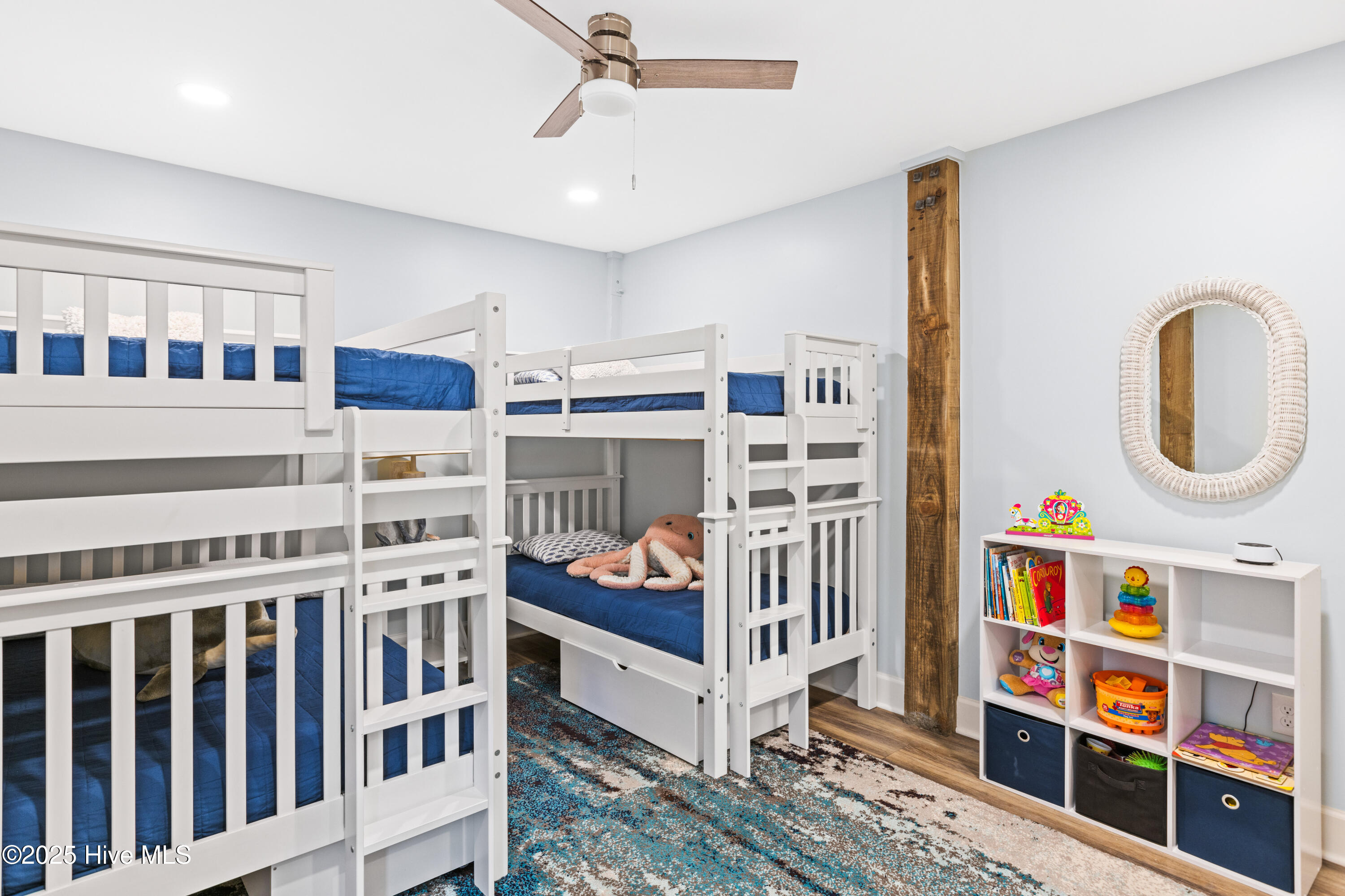 100506776 | Photo 32