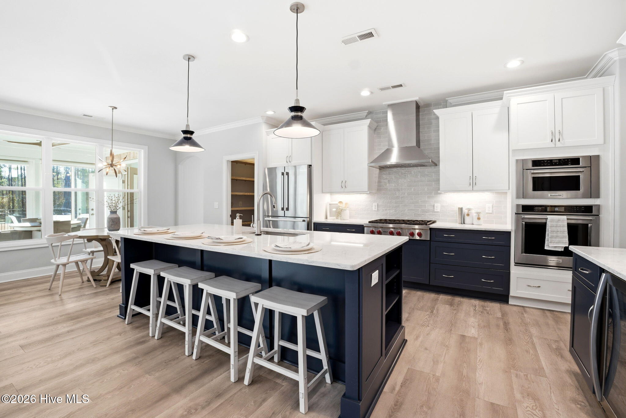 100555093 | Photo 14