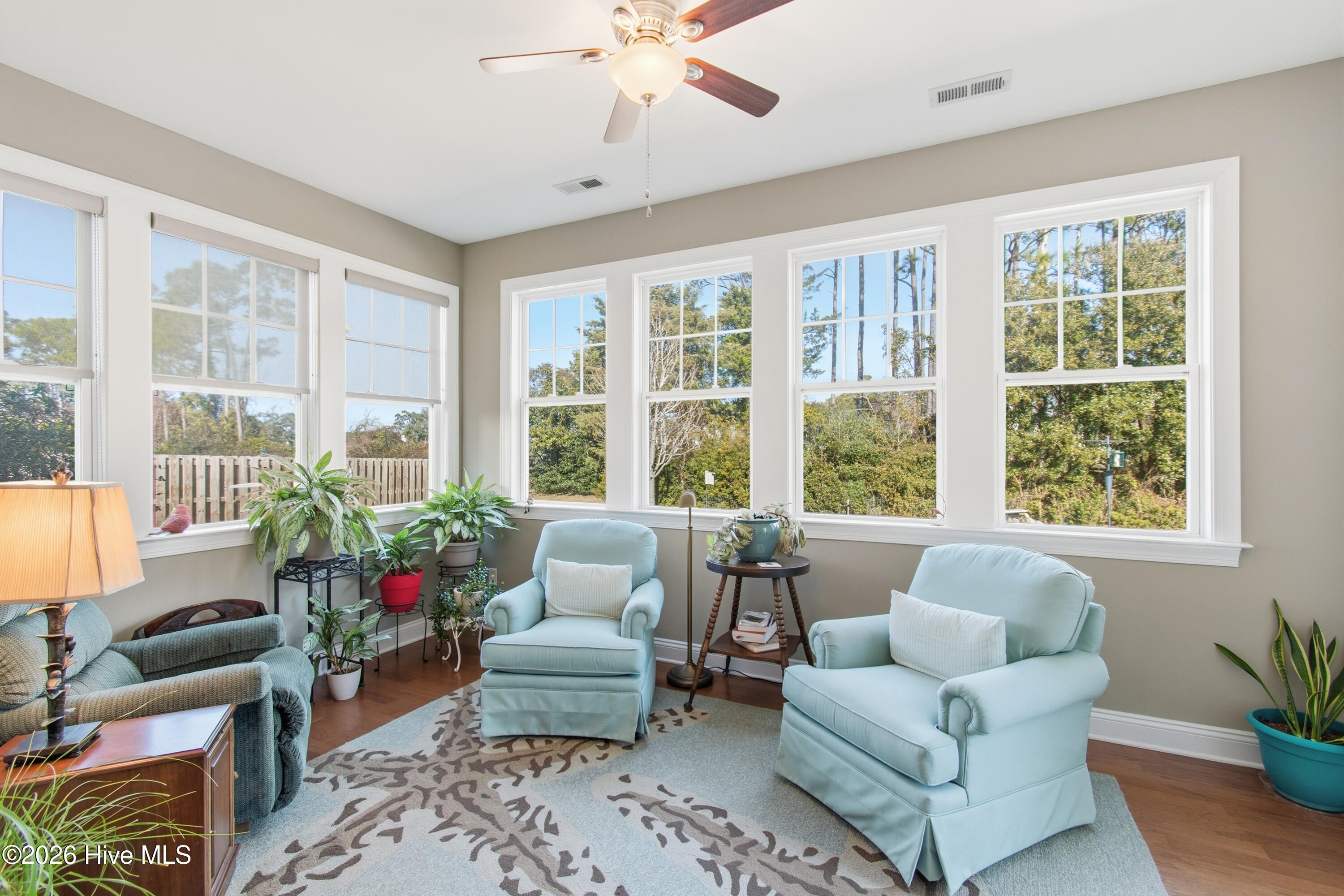 100547718 | Photo 16