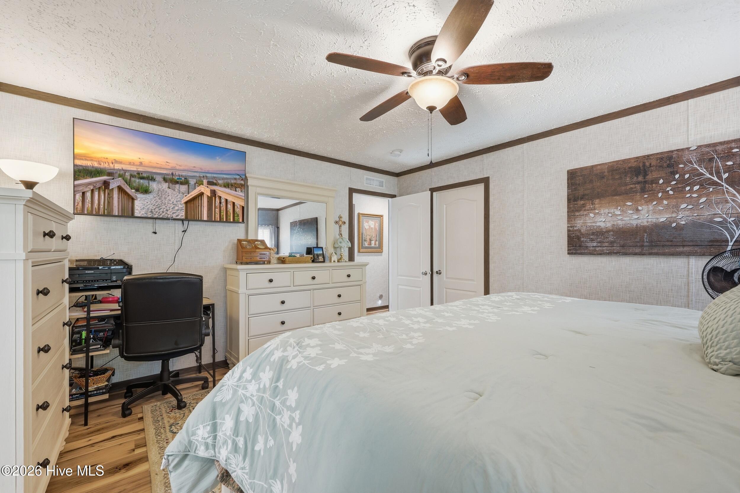 100567202 | Photo 27