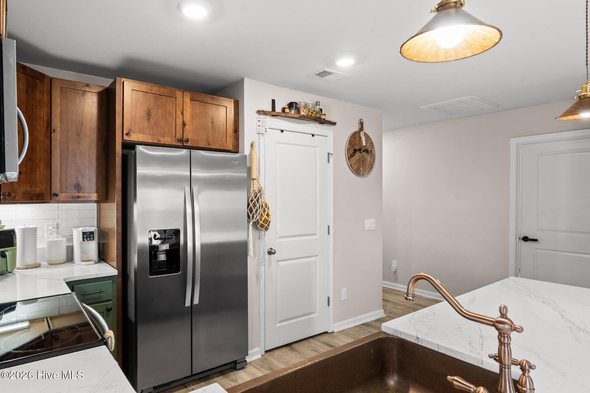 100566662 | Photo 64