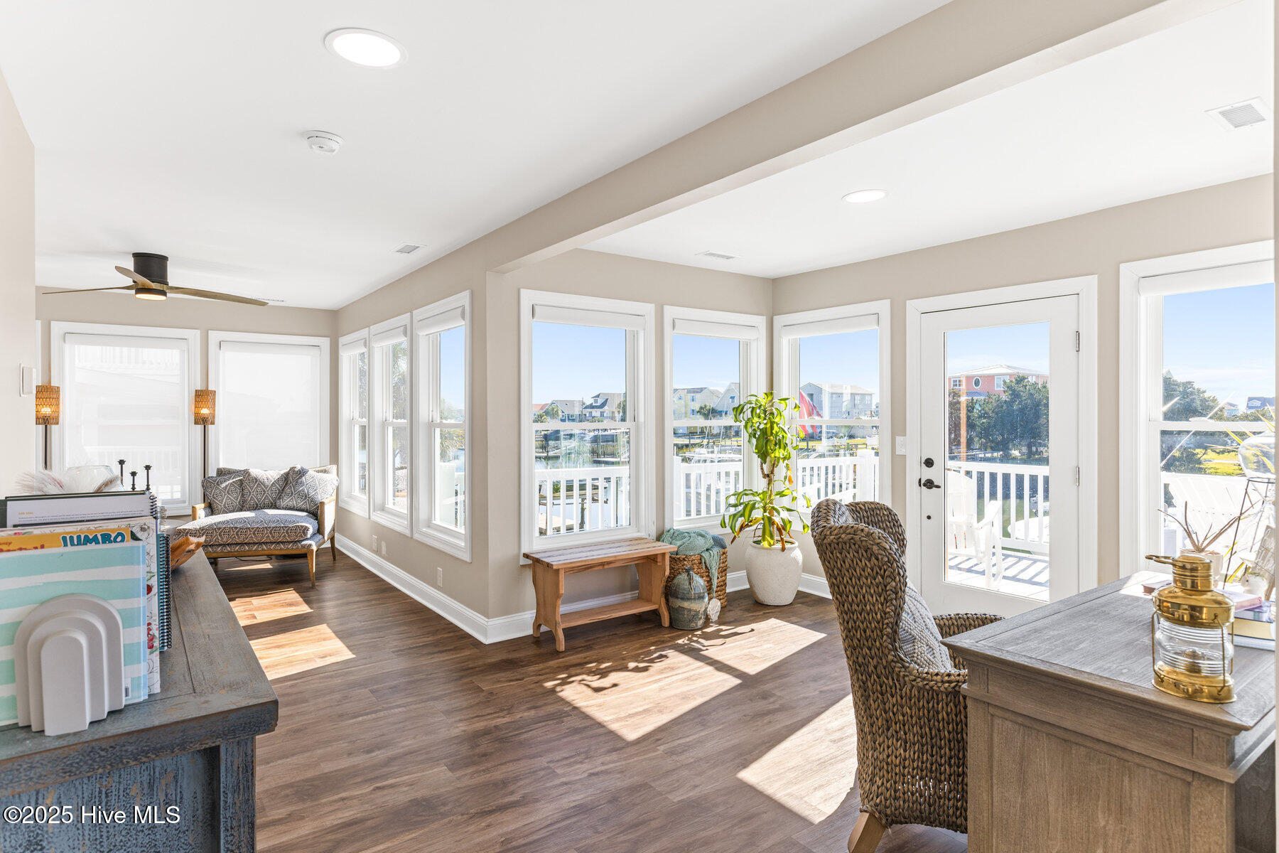 100542757 | Photo 15