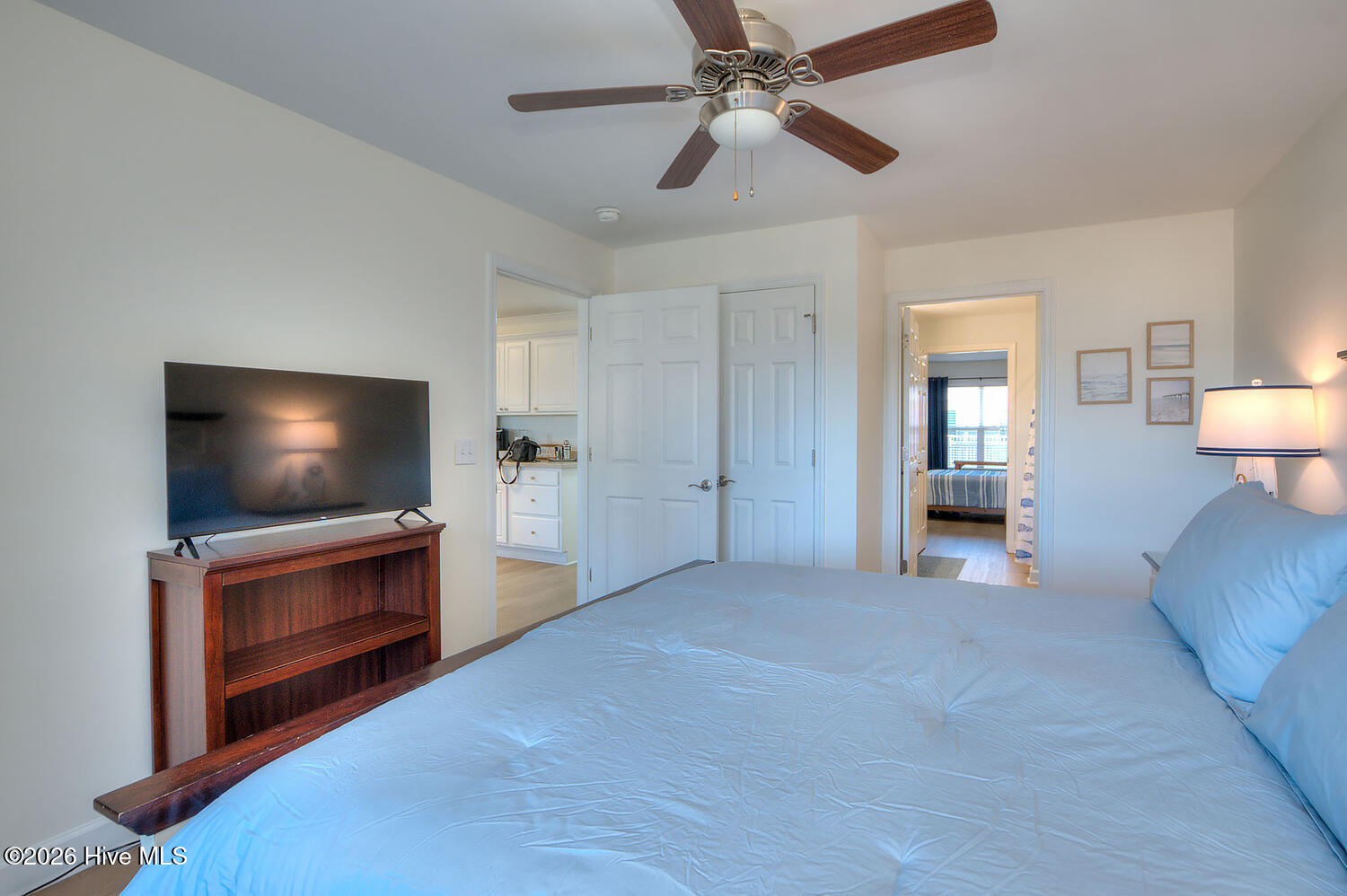 100566241 | Photo 18