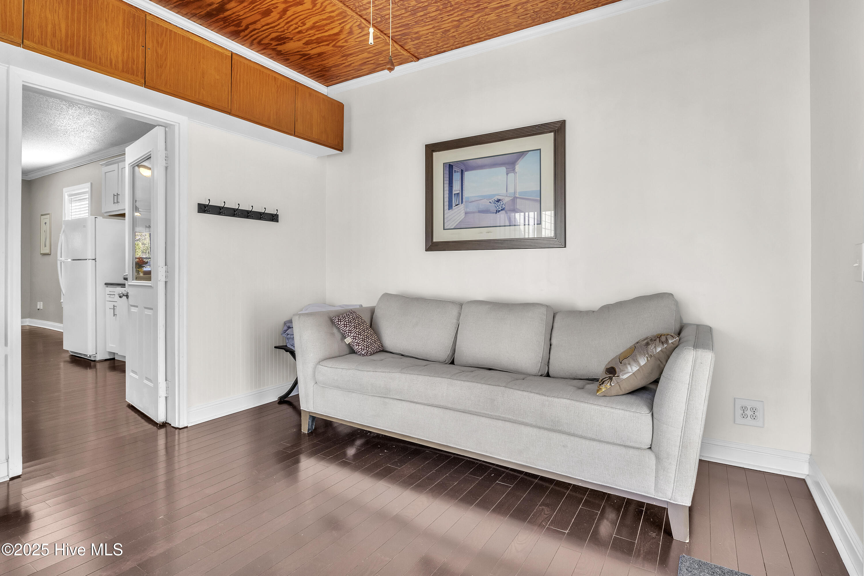 100548856 | Photo 36