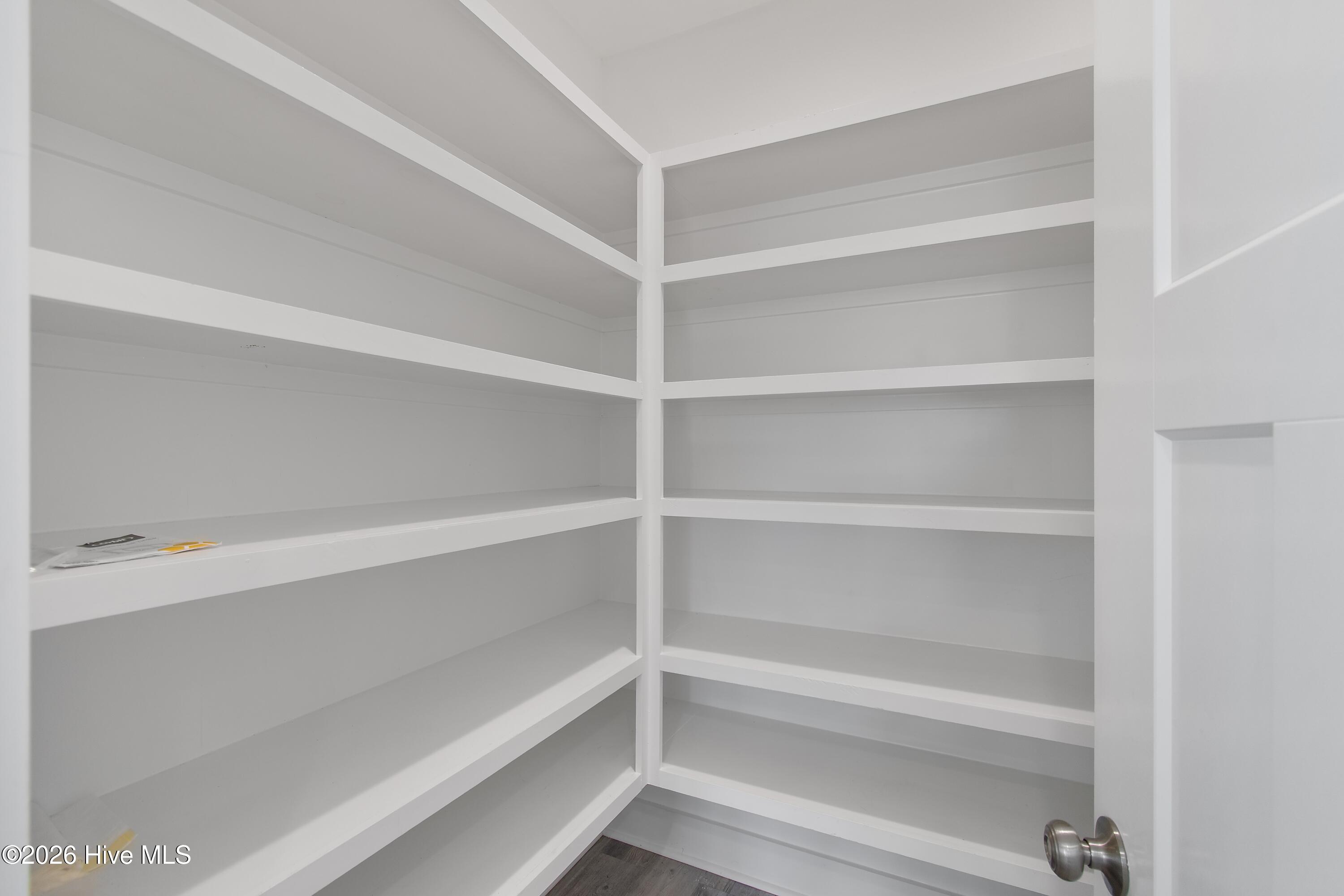 100567916 | Photo 20