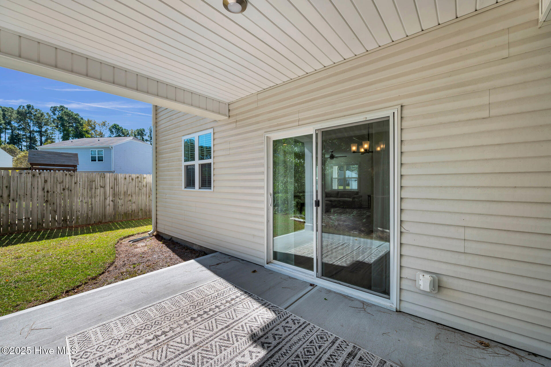 100537443 | Photo 27