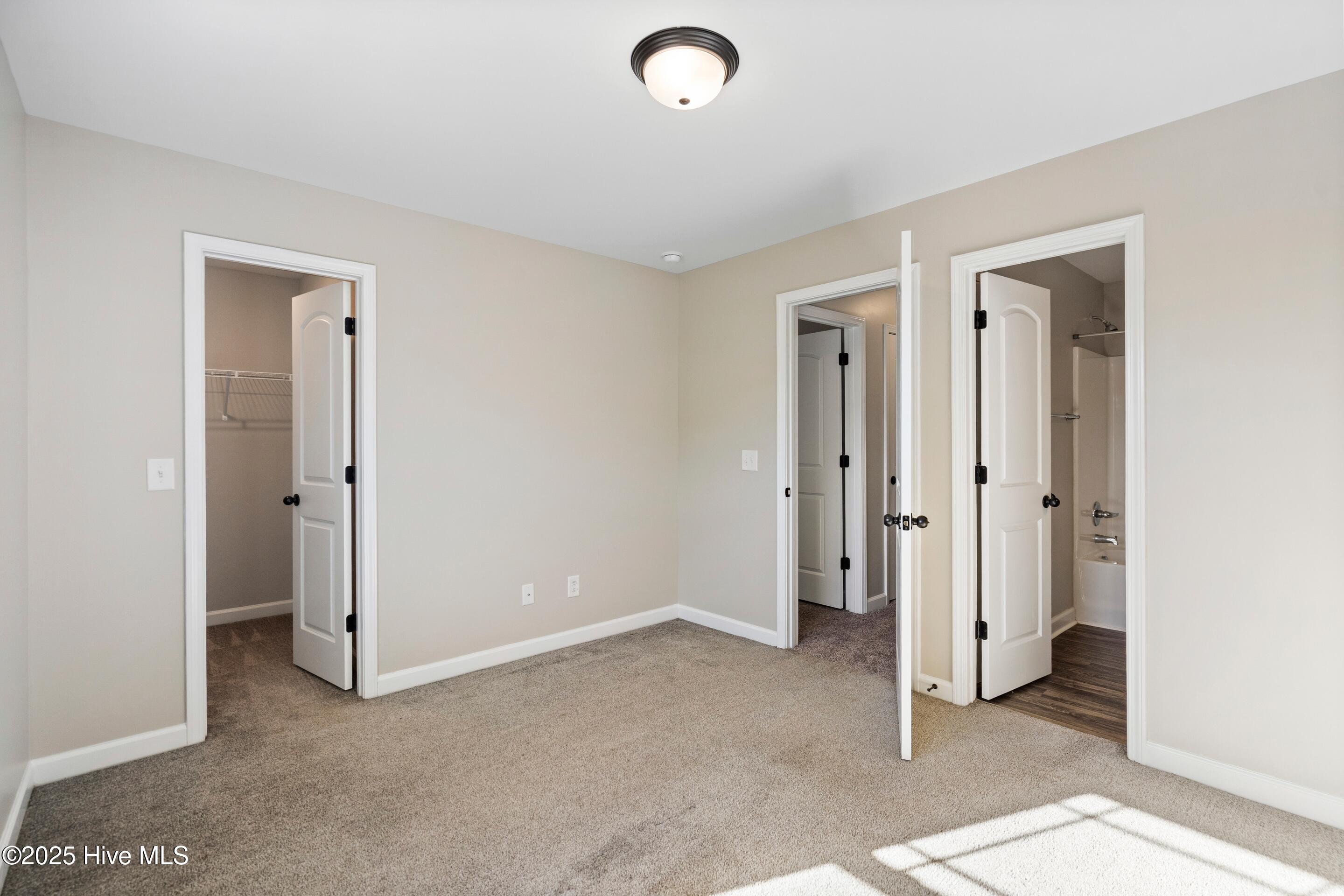 100545716 | Photo 40