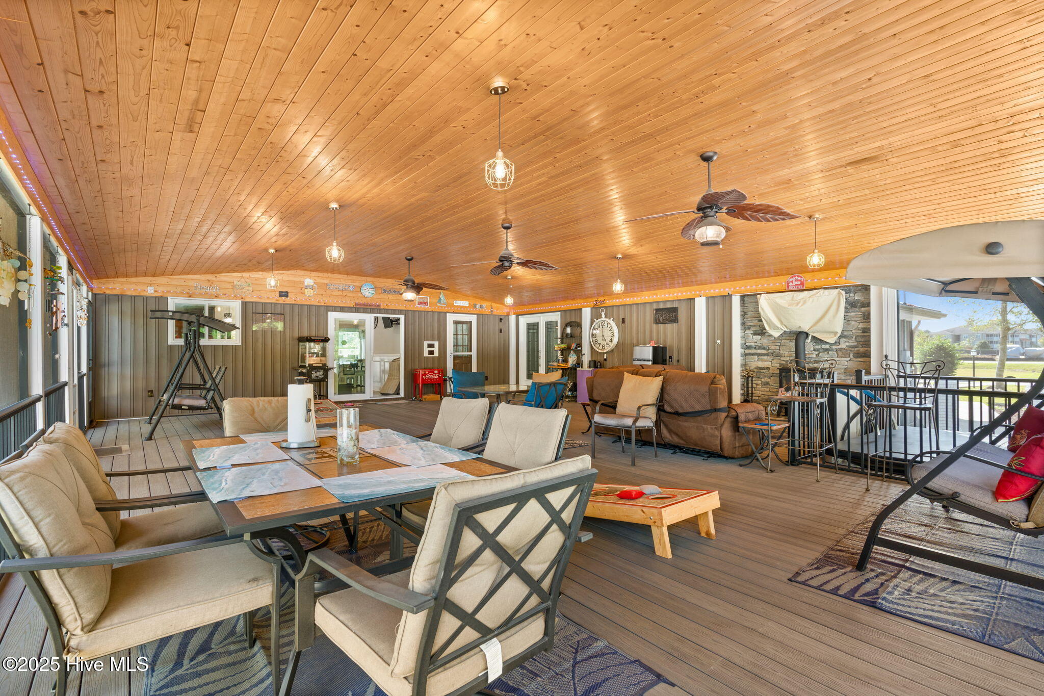 100532897 | Photo 52