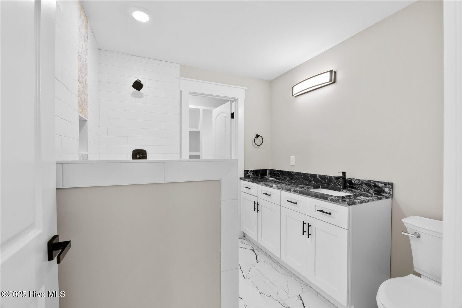 100538662 | Photo 12