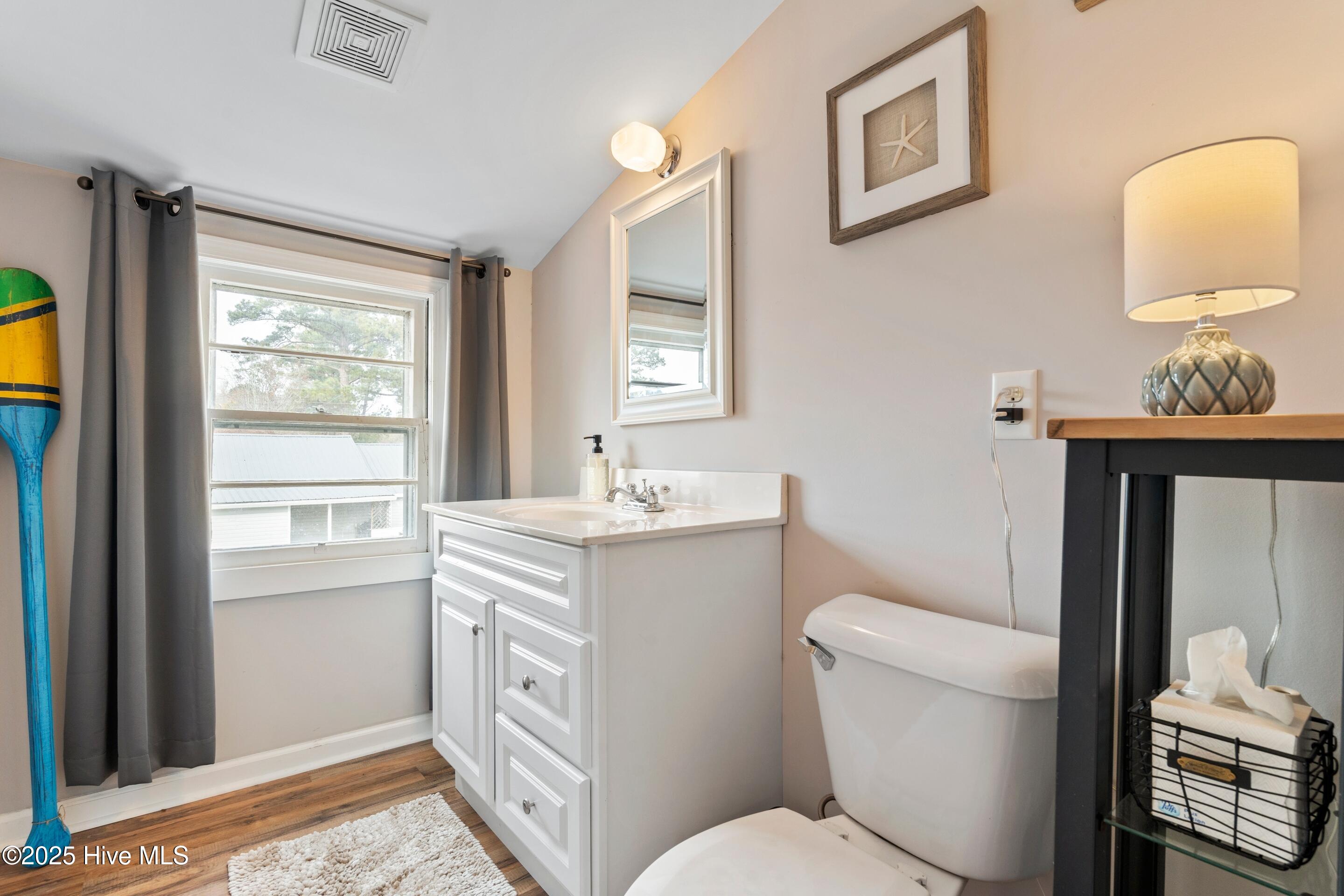 100546242 | Photo 24