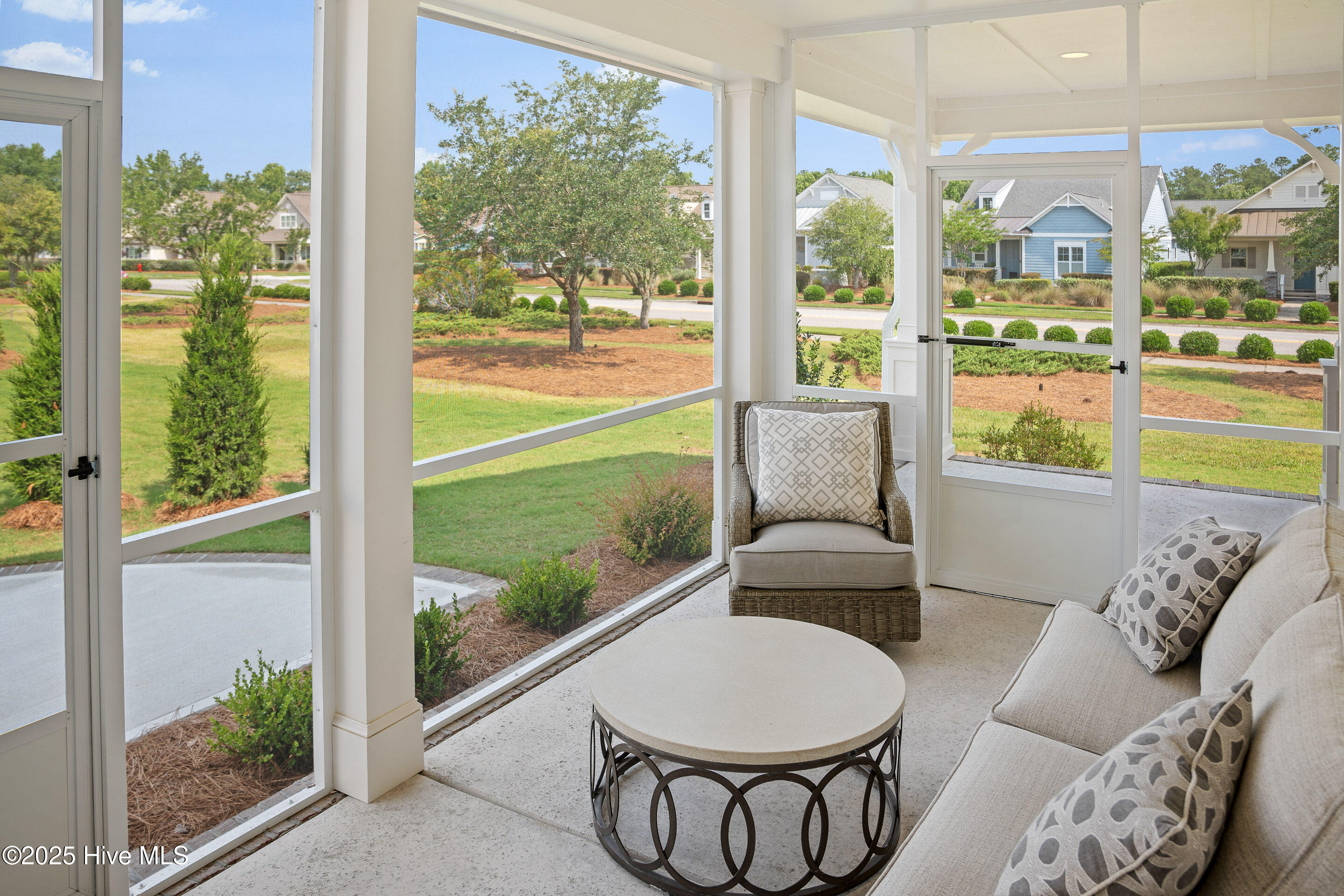 100471087 | Photo 22