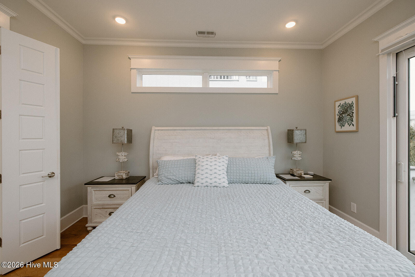 100550346 | Photo 21