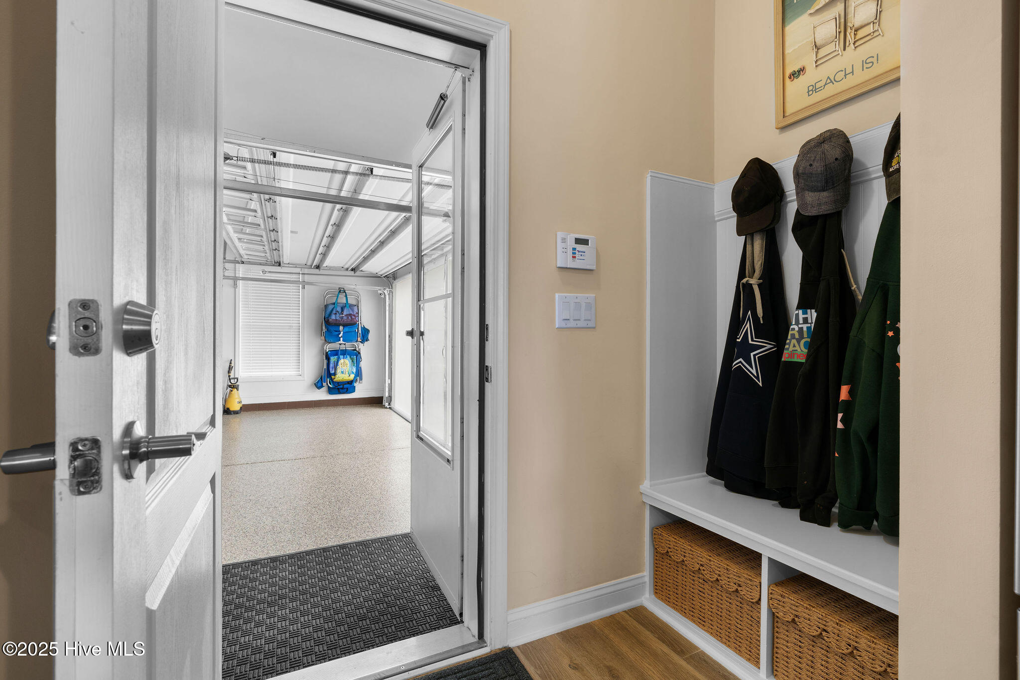 100531104 | Photo 46