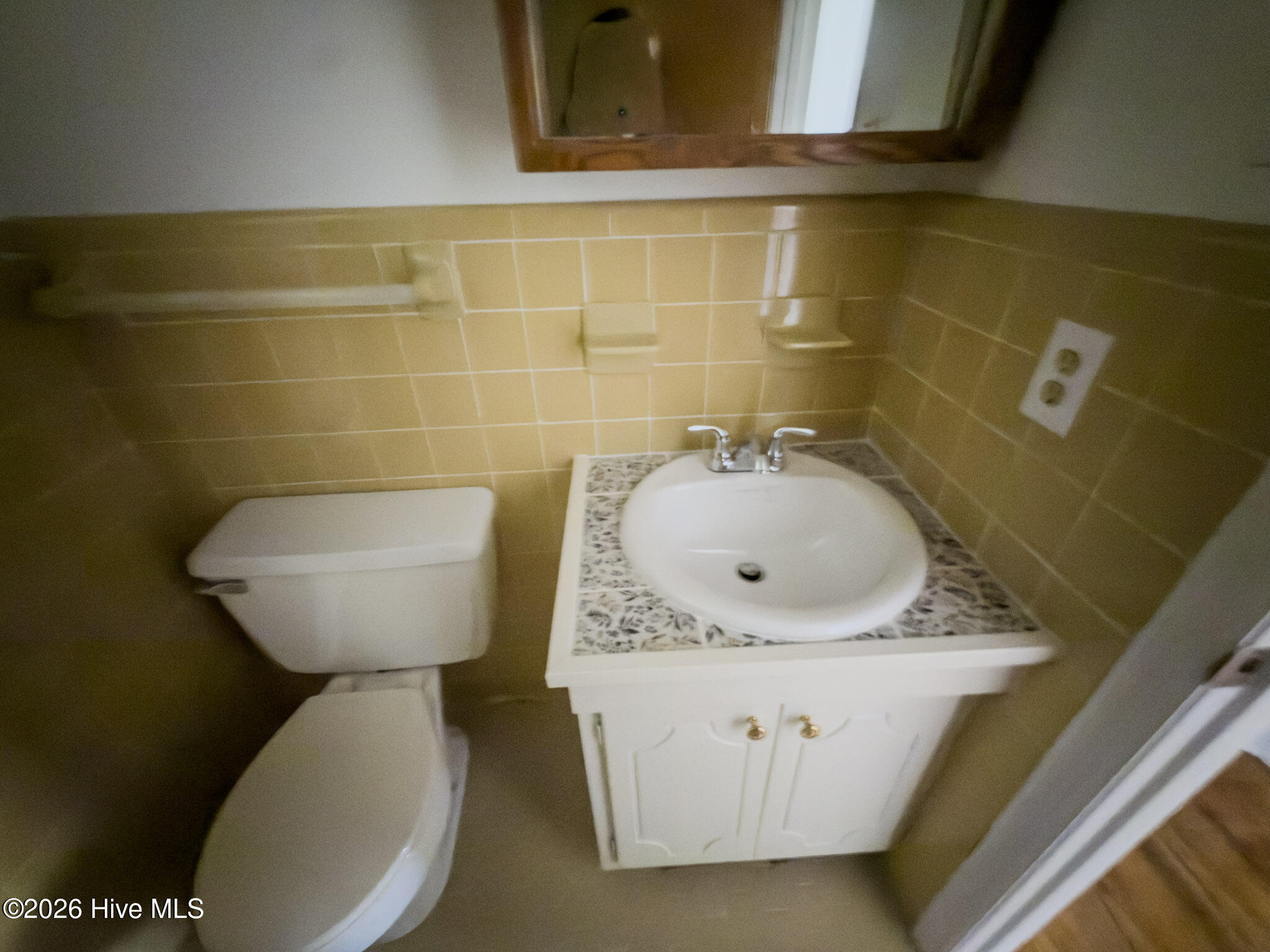 100567353 | Photo 21