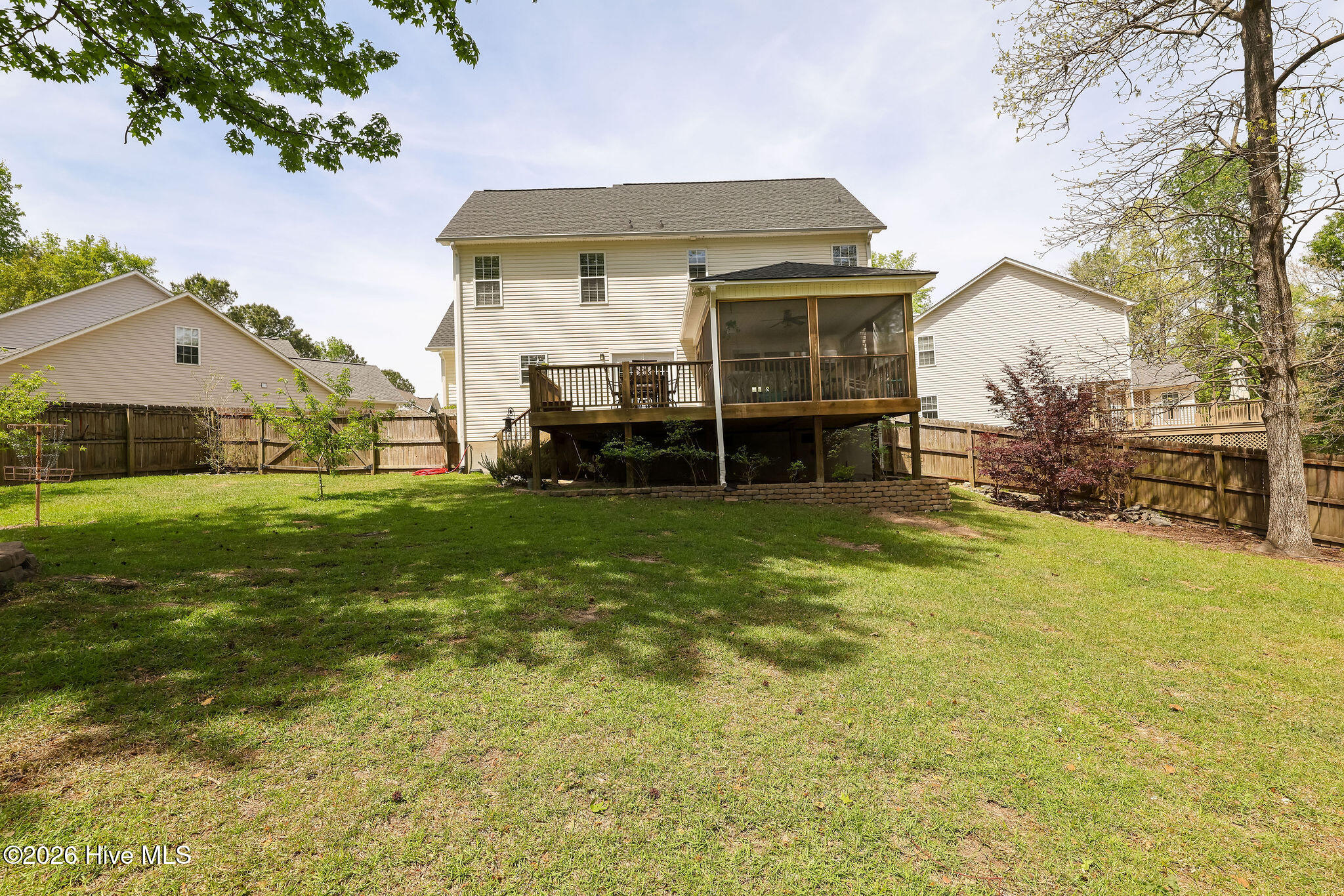 100565311 | Photo 32