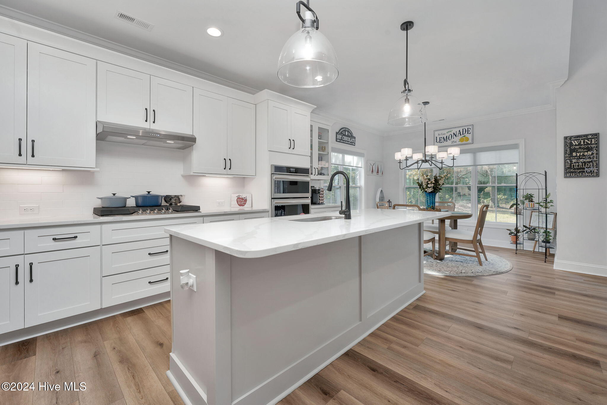 100478916 | Photo 21