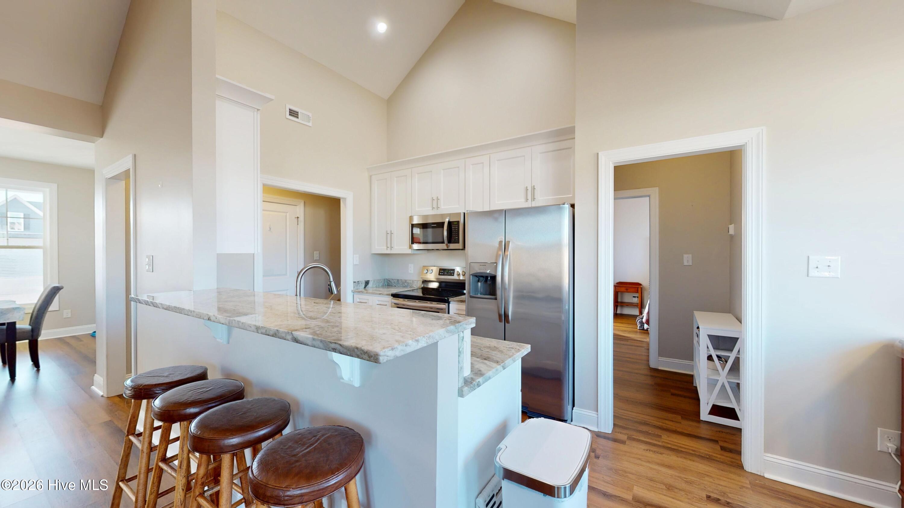 100547102 | Photo 13