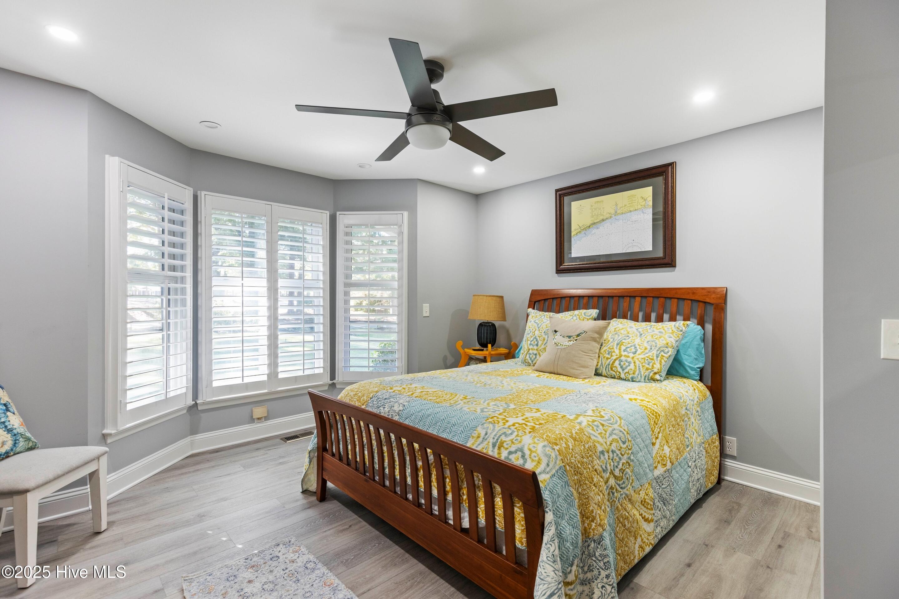 100541772 | Photo 27