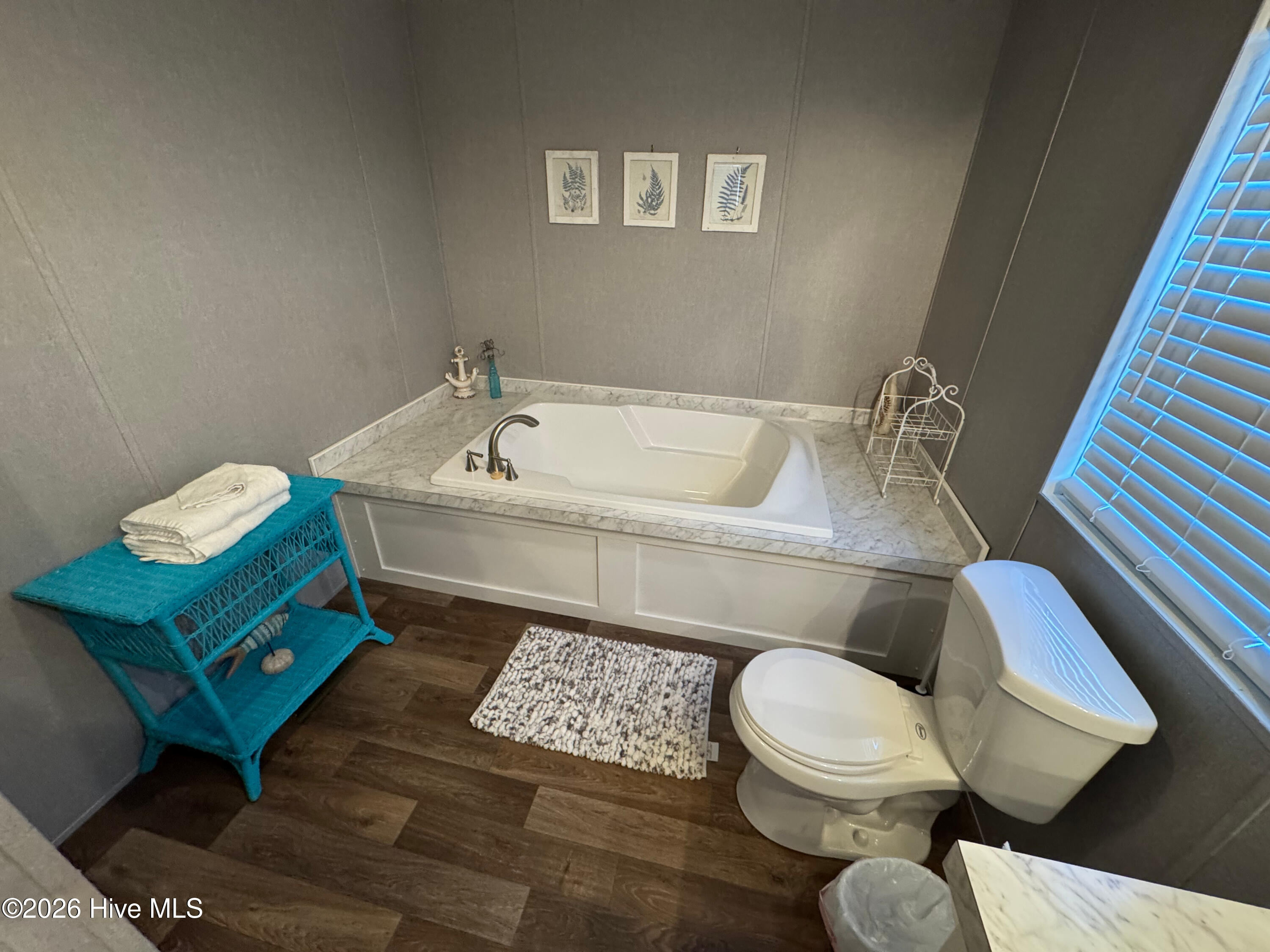 100560408 | Photo 13