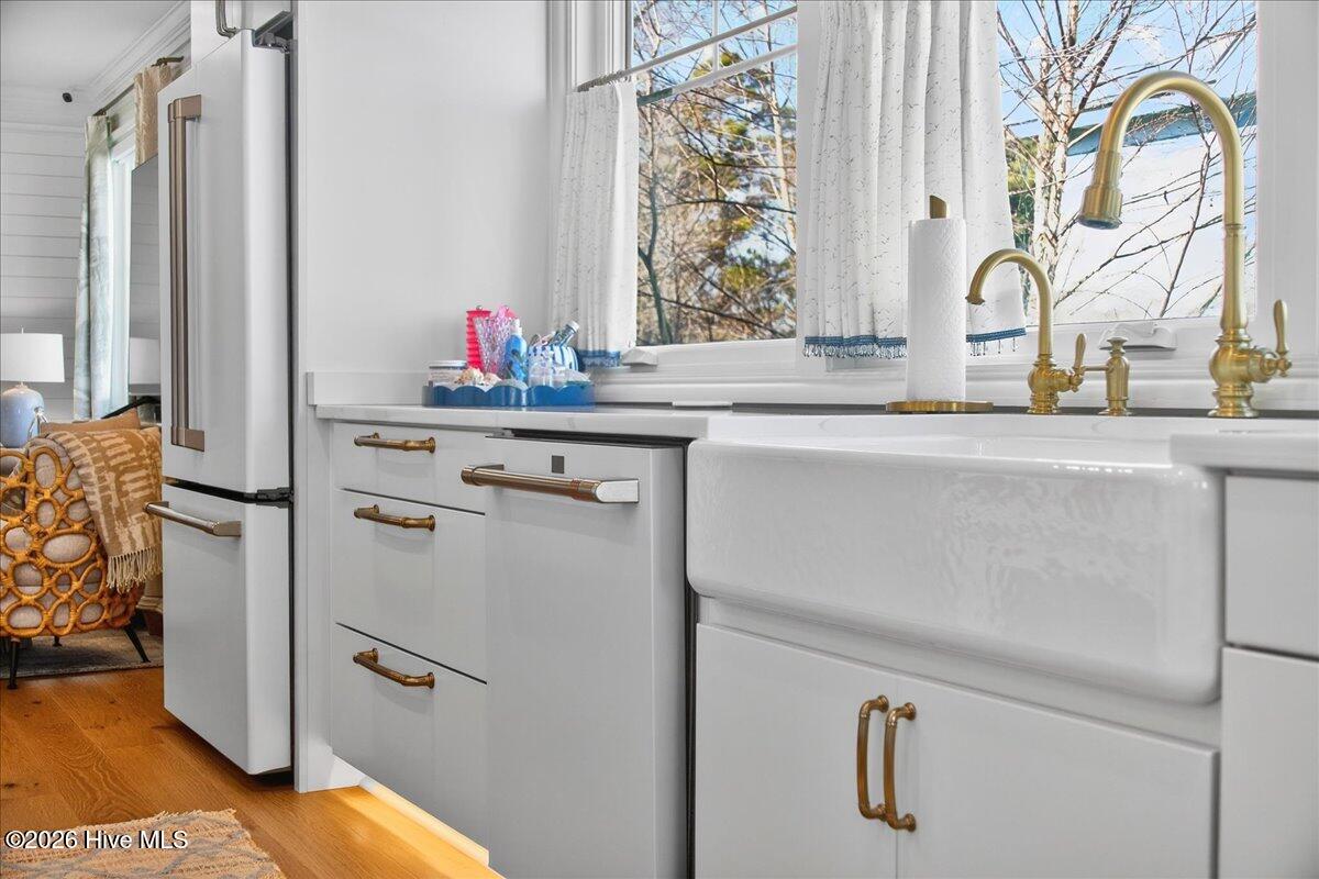 100549298 | Photo 24