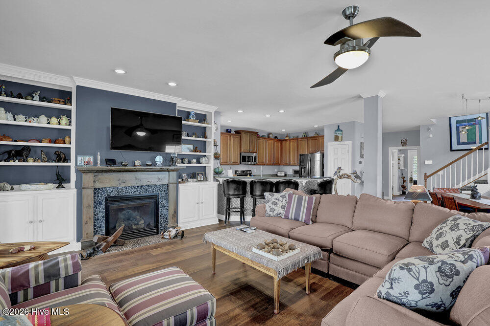 100562970 | Photo 15