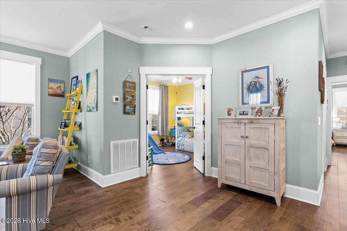 100547784 | Photo 25