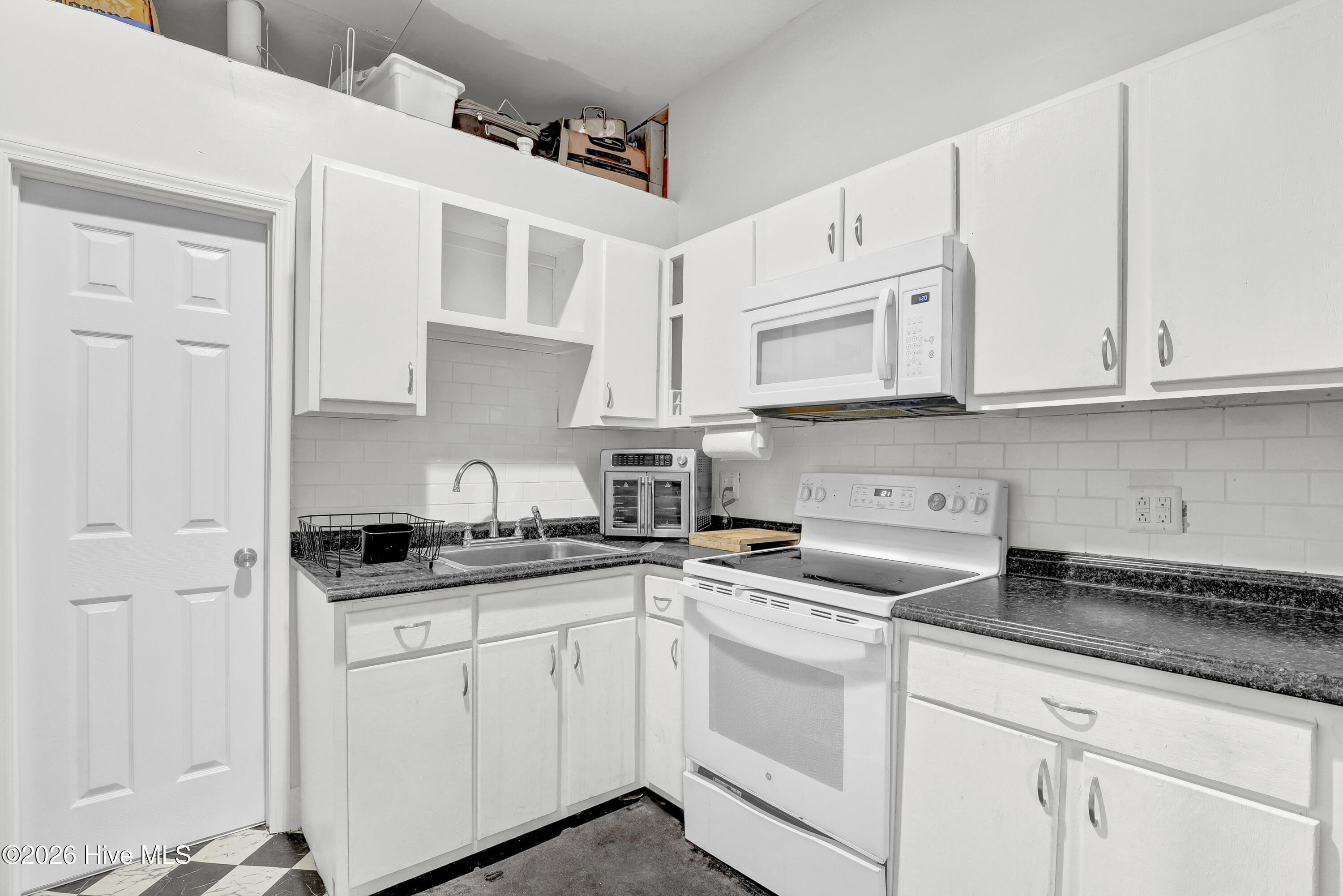 100551394 | Photo 54