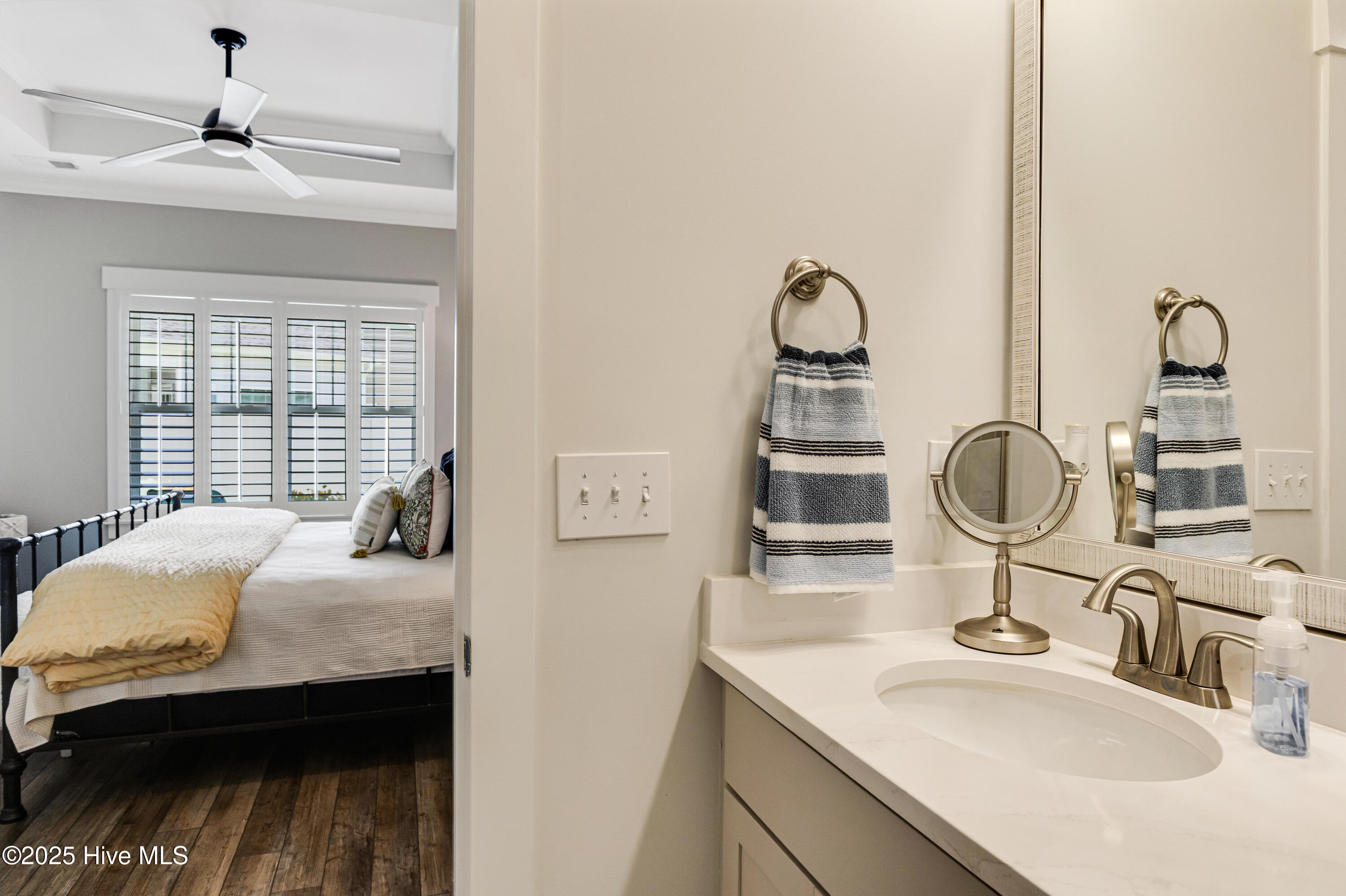 100514255 | Photo 17