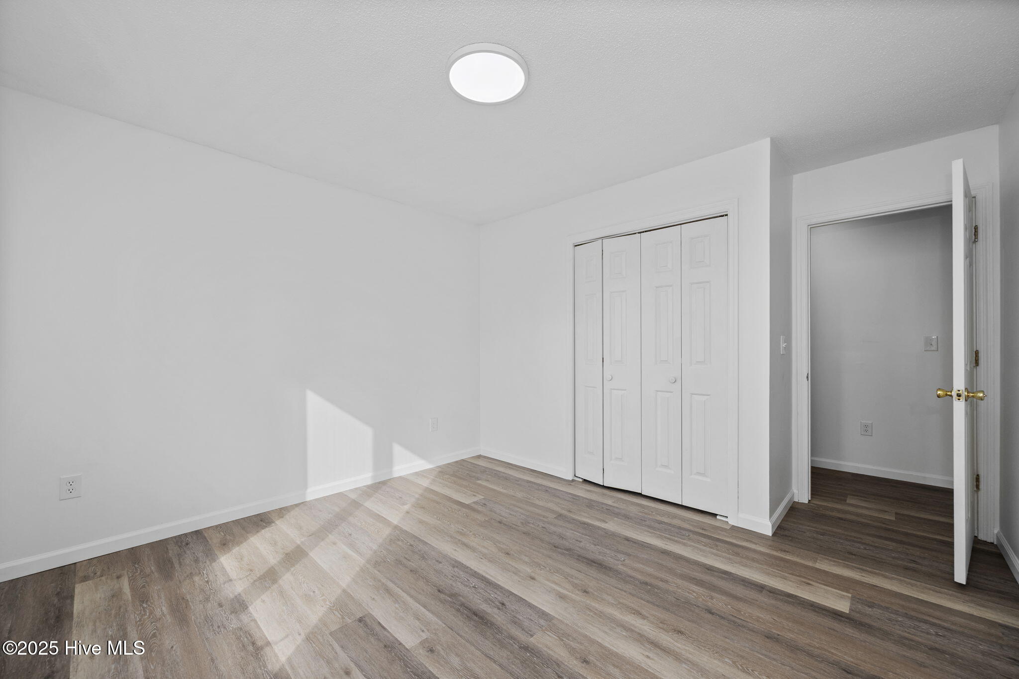 100545145 | Photo 32