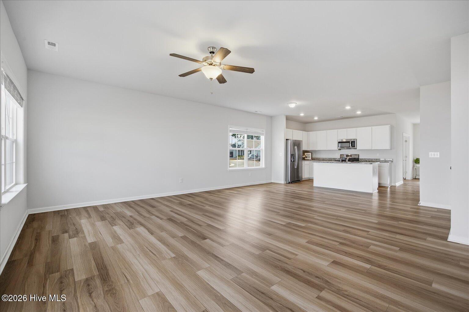 100548864 | Photo 19