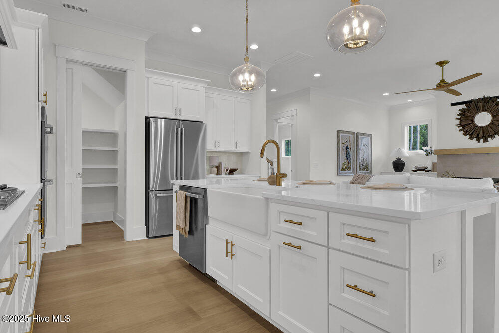 100509390 | Photo 17