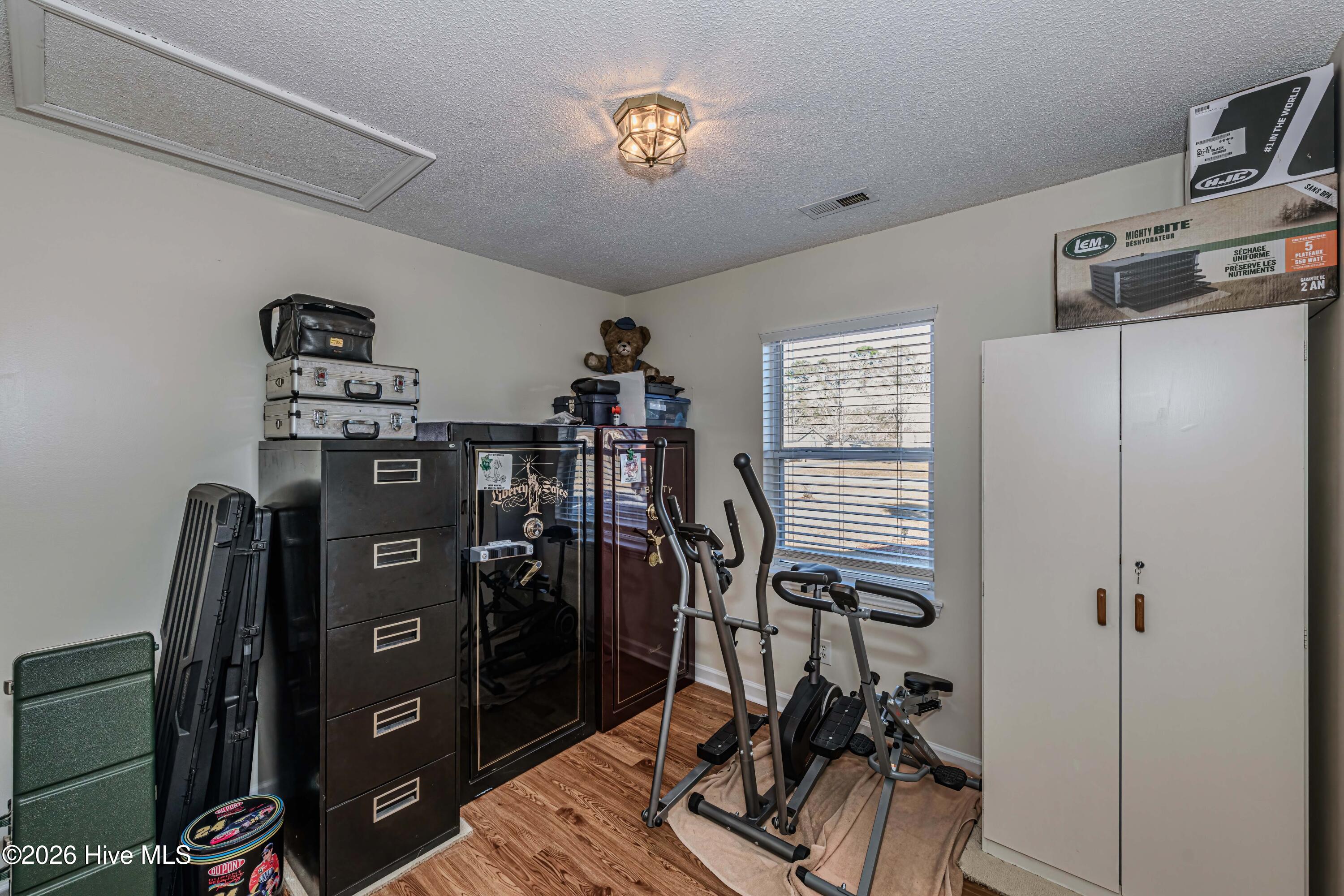 100550368 | Photo 28