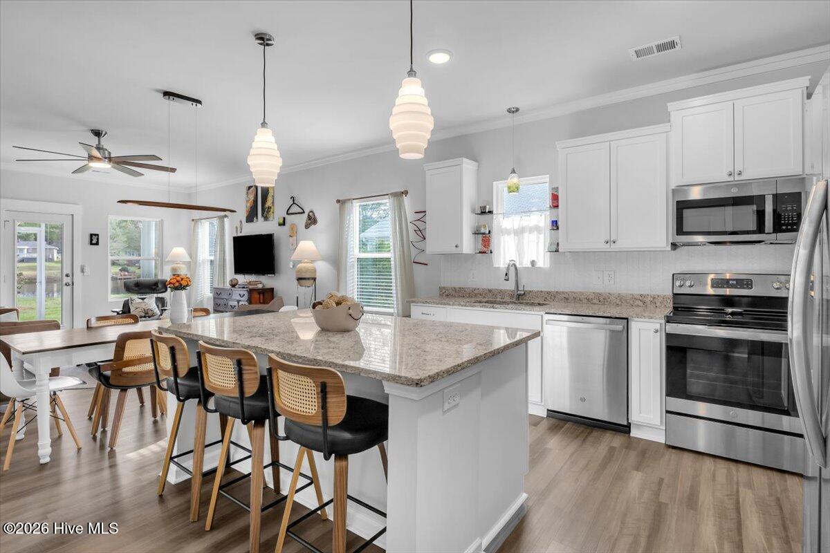 100566058 | Photo 15