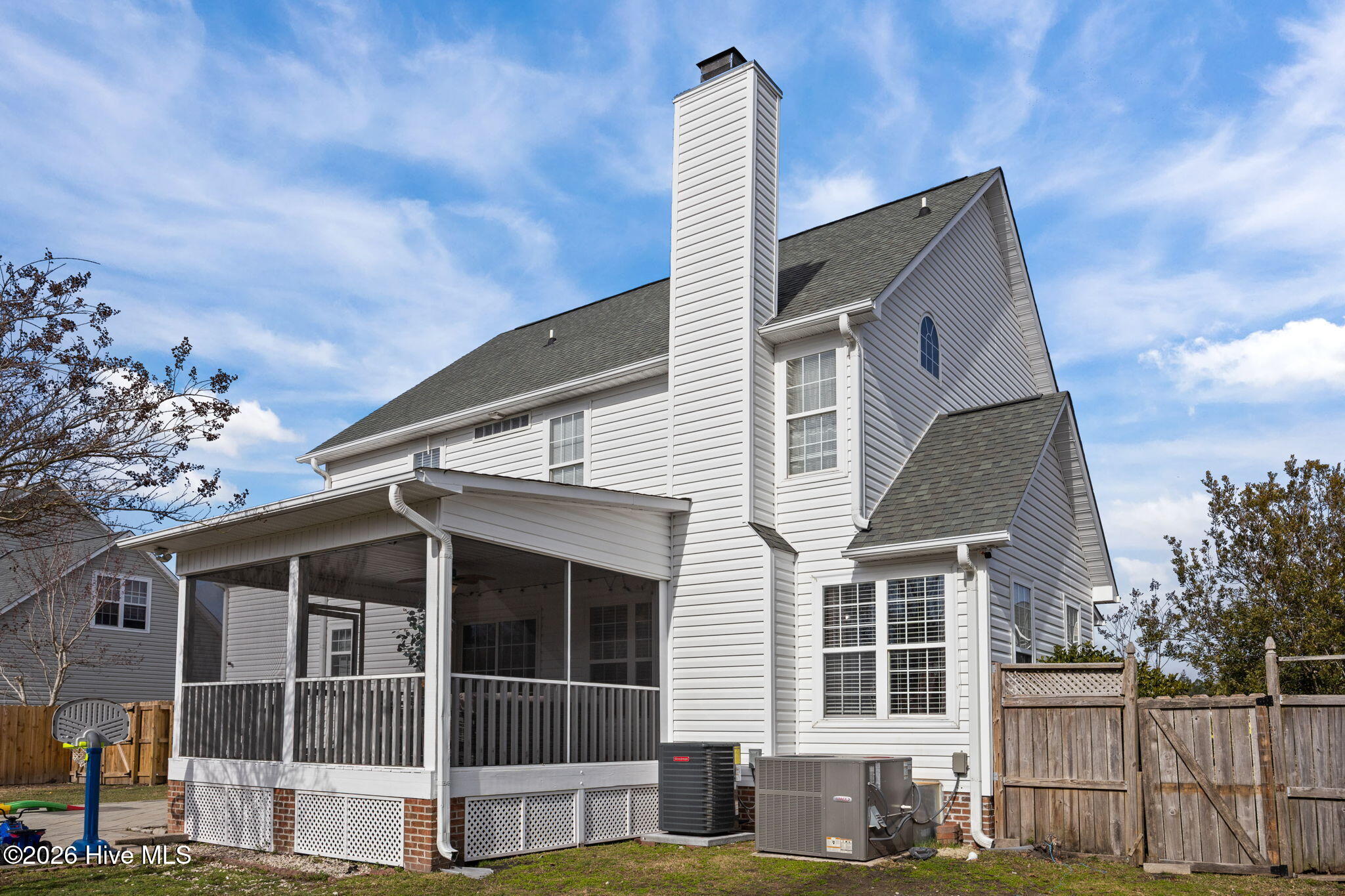 100558634 | Photo 42