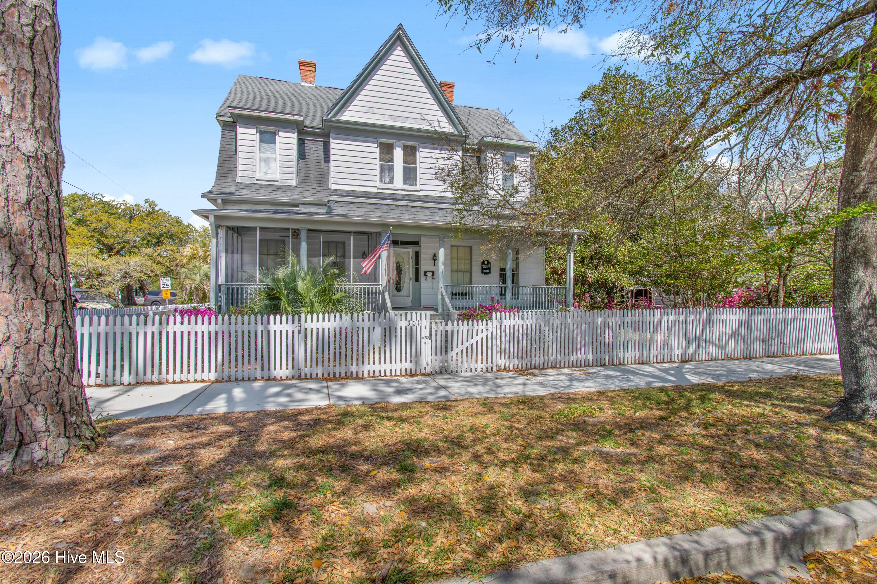 100566206 | Photo 64