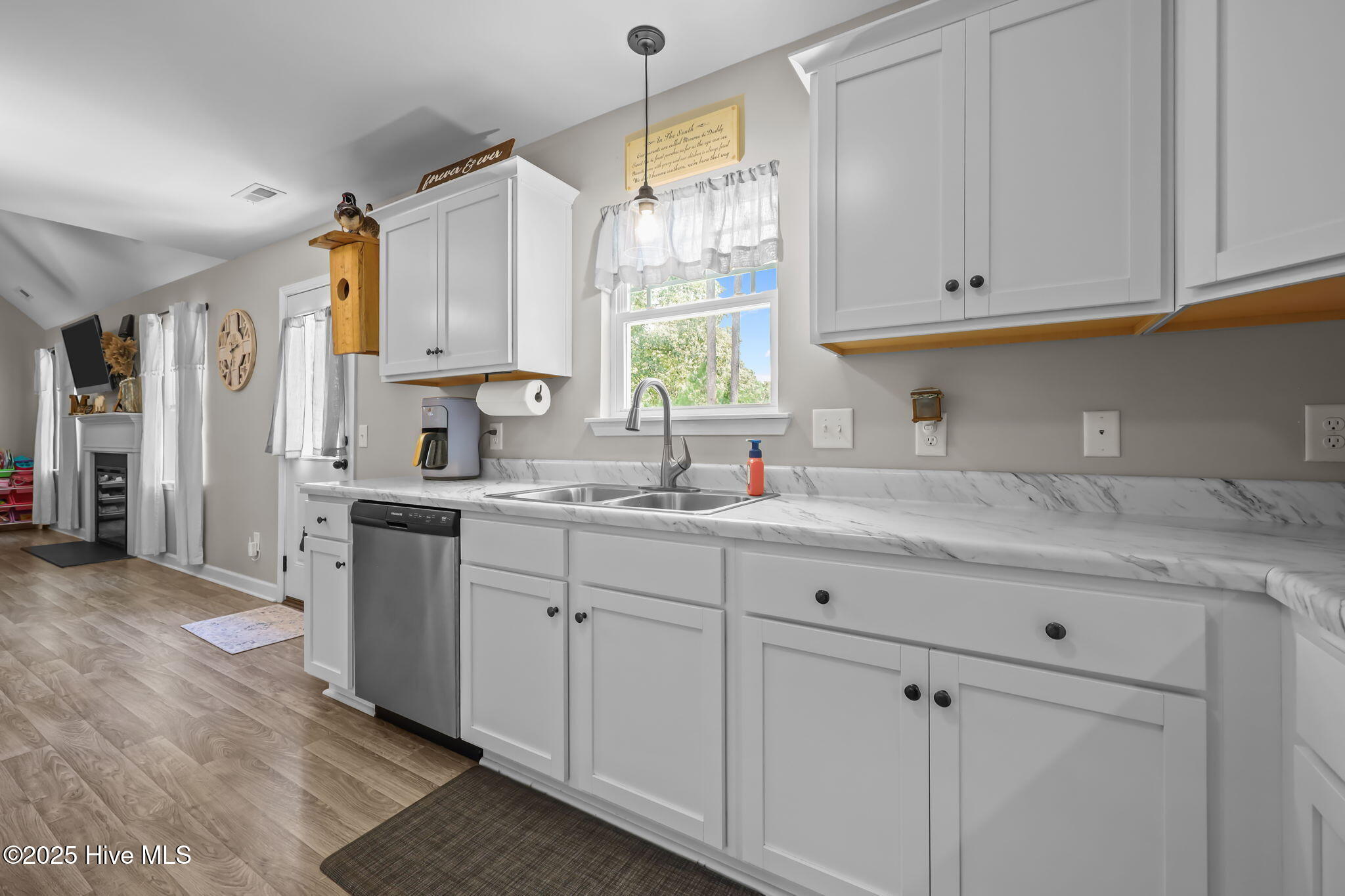 100525463 | Photo 12