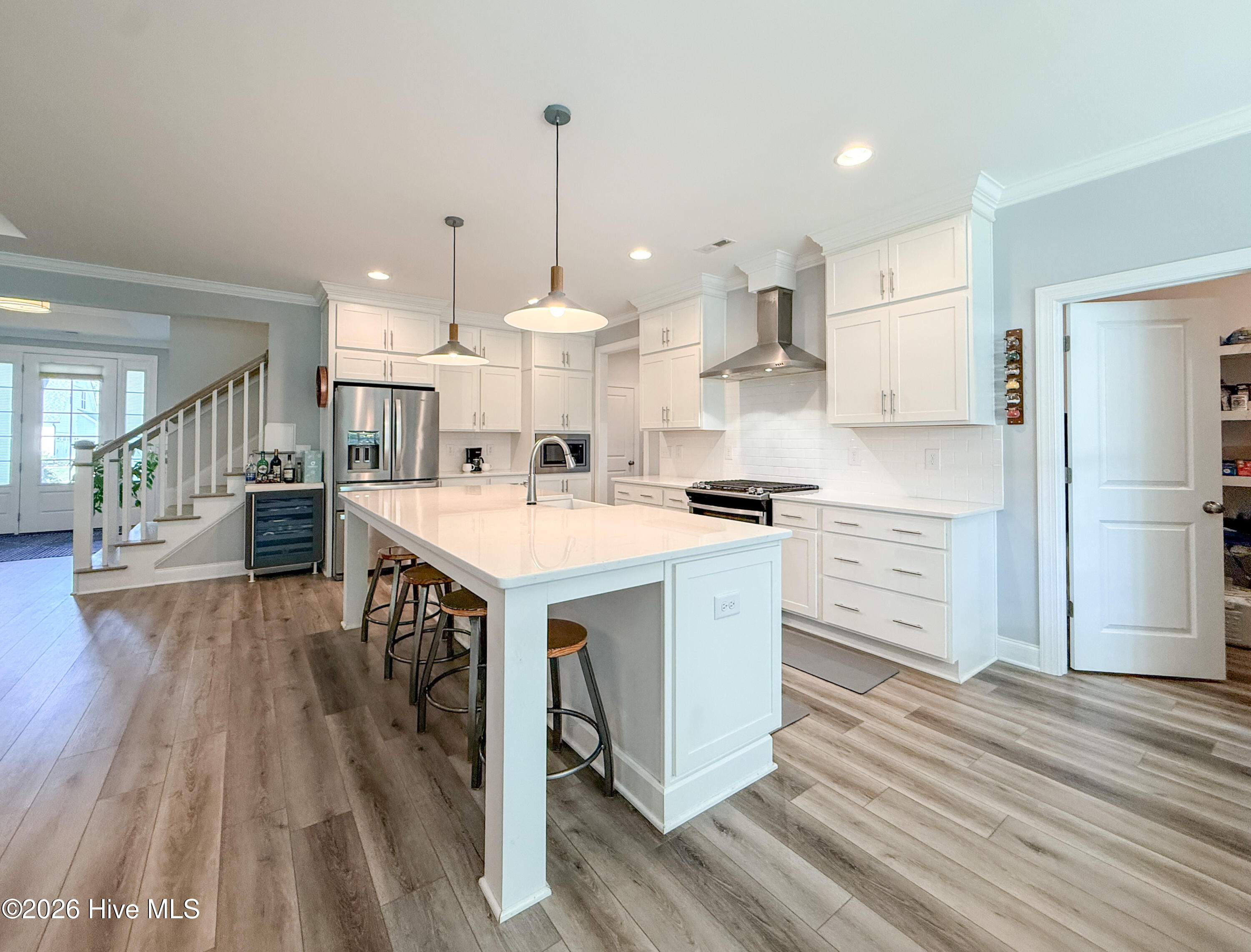 100567915 | Photo 28