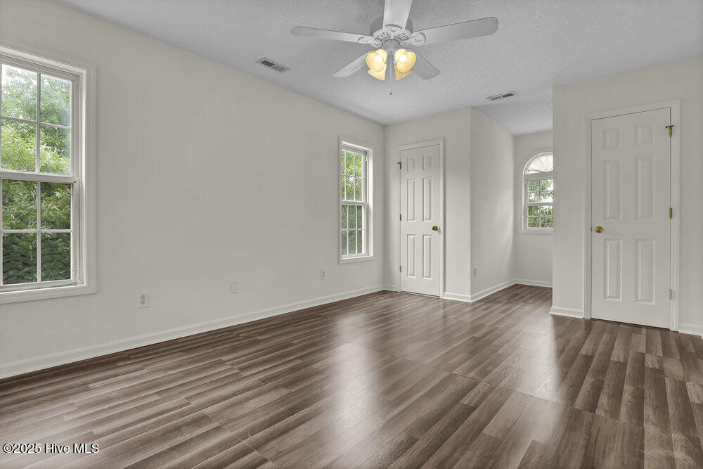 100513227 | Photo 20