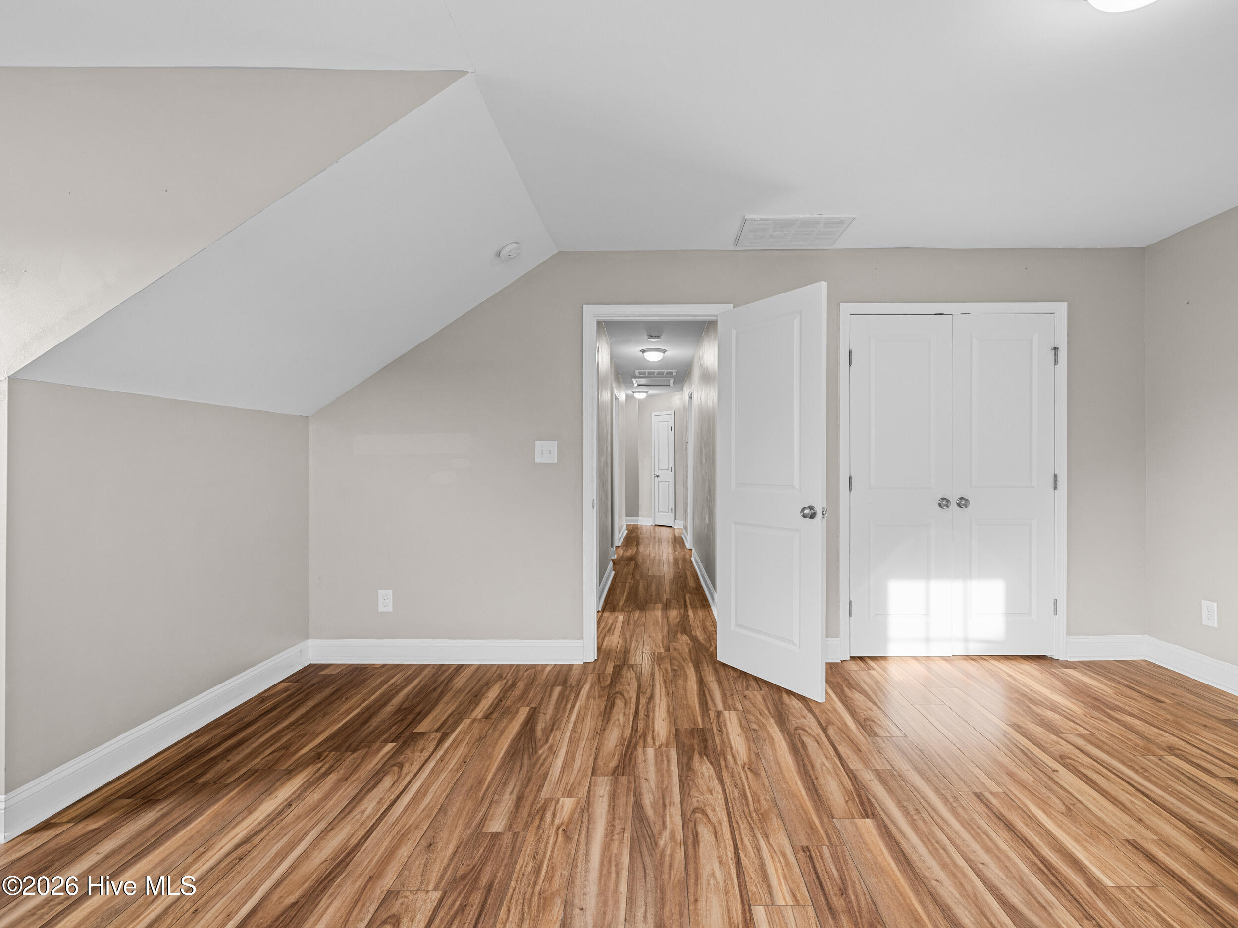 100547442 | Photo 44